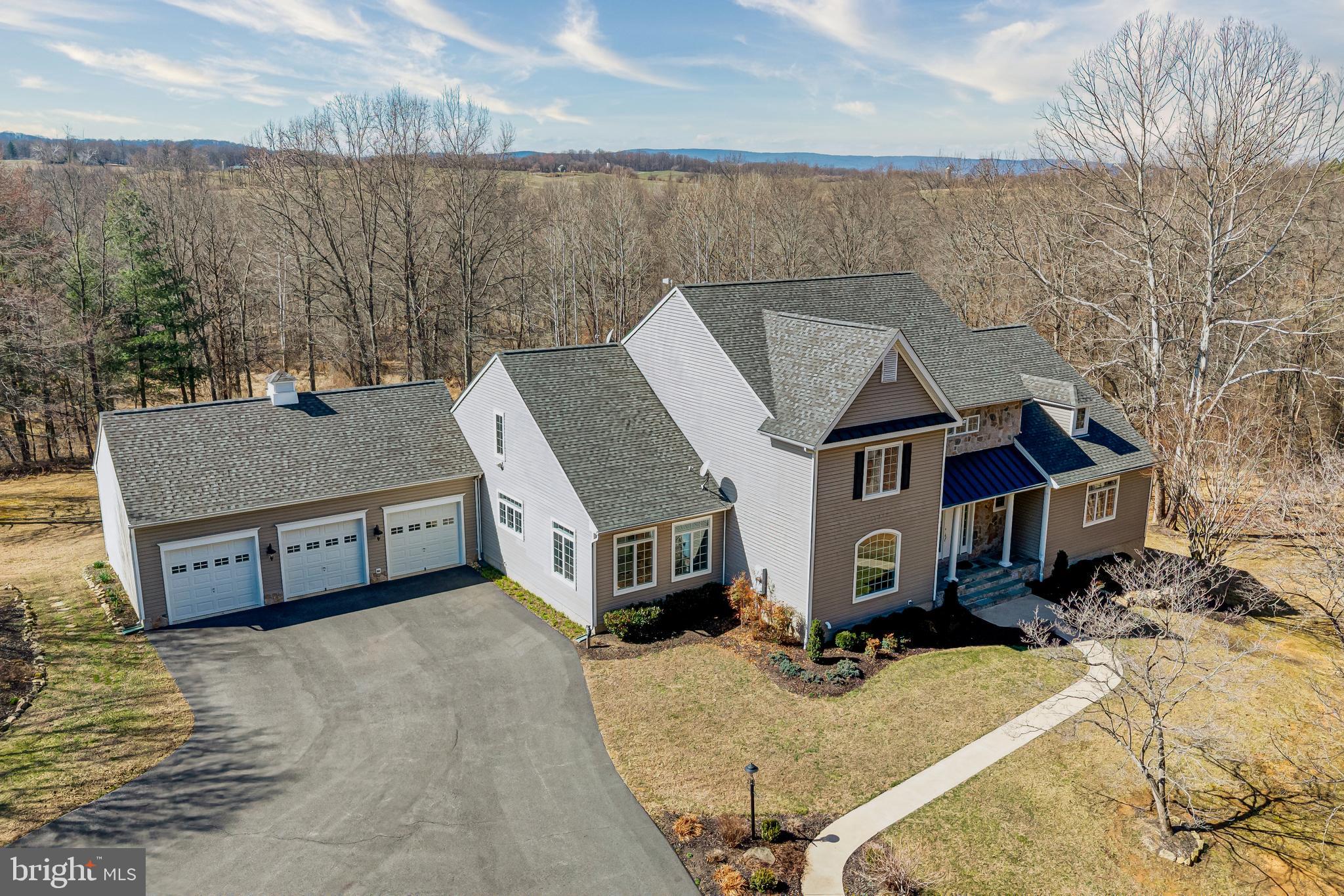 ENGLISH CHASE - Residential