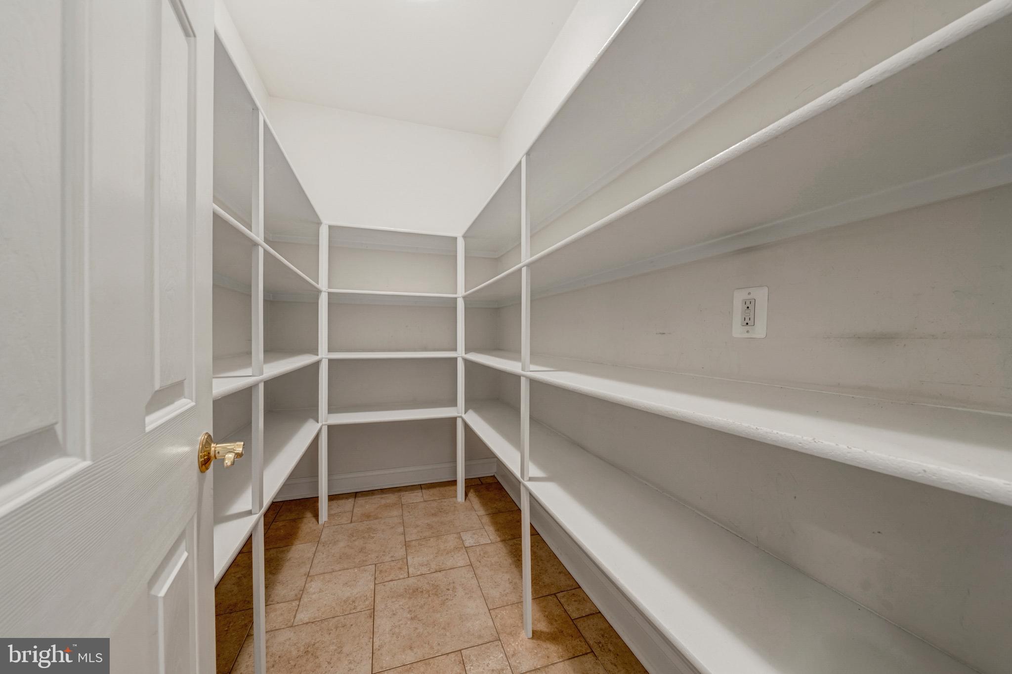 ENGLISH CHASE - Residential