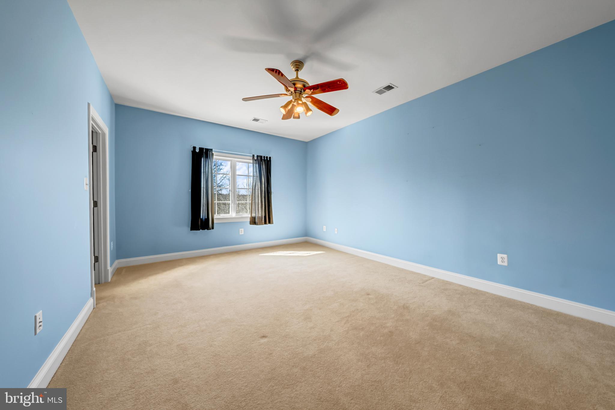 ENGLISH CHASE - Residential