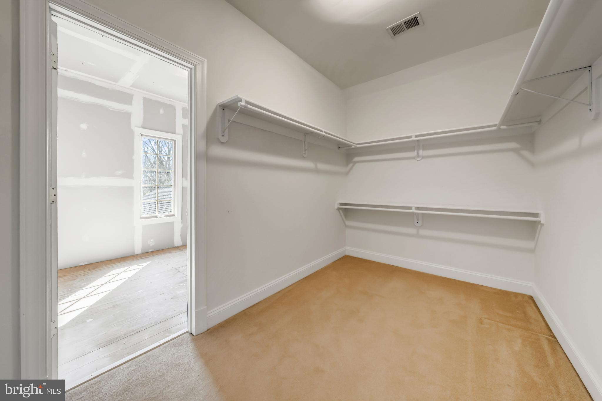 ENGLISH CHASE - Residential