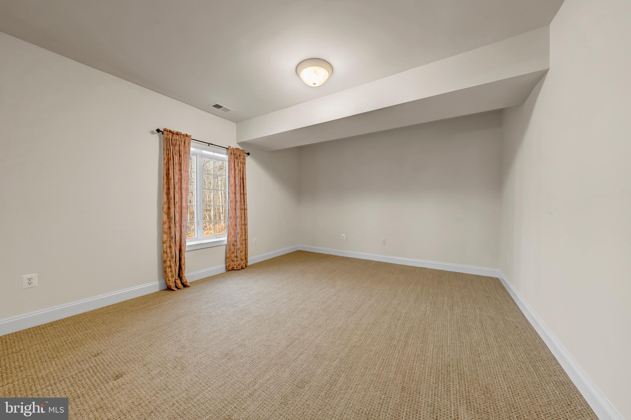 ENGLISH CHASE - Residential