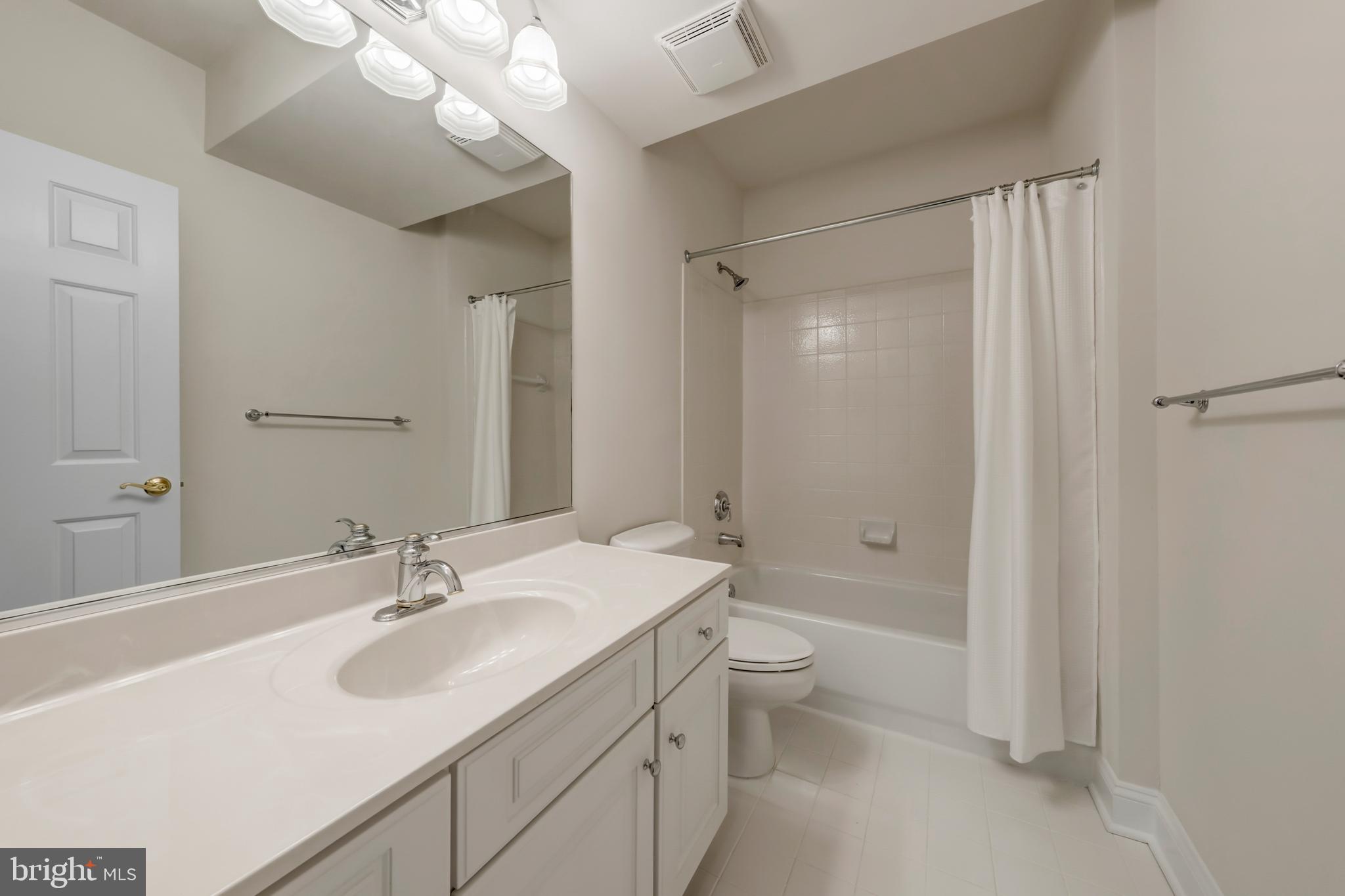 ENGLISH CHASE - Residential