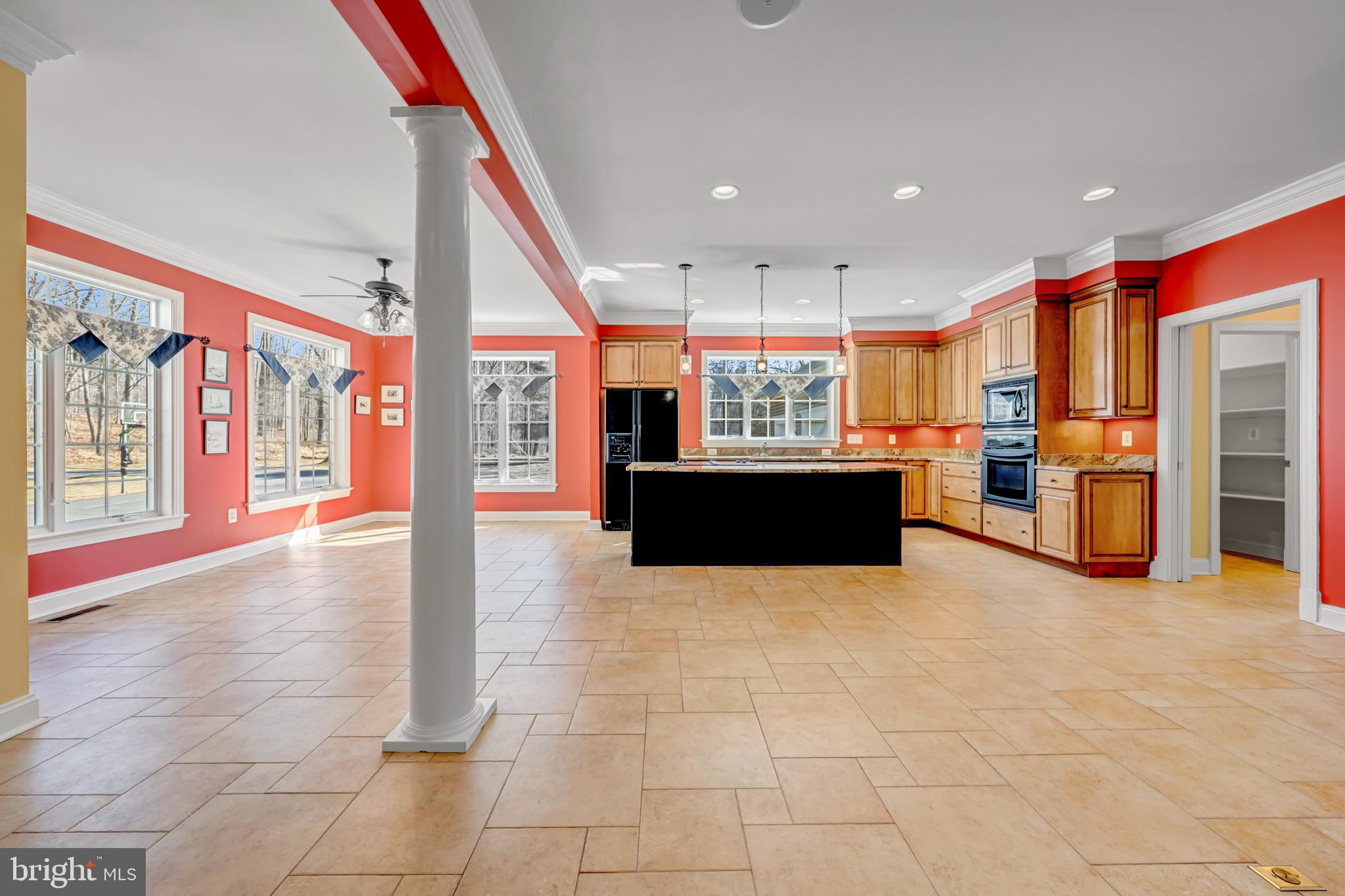 ENGLISH CHASE - Residential