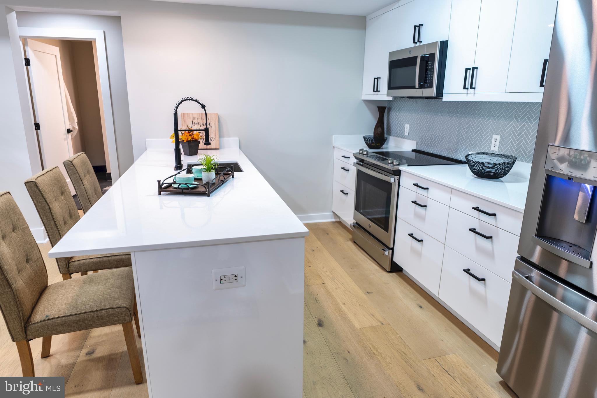 919 12TH STREET NE 202