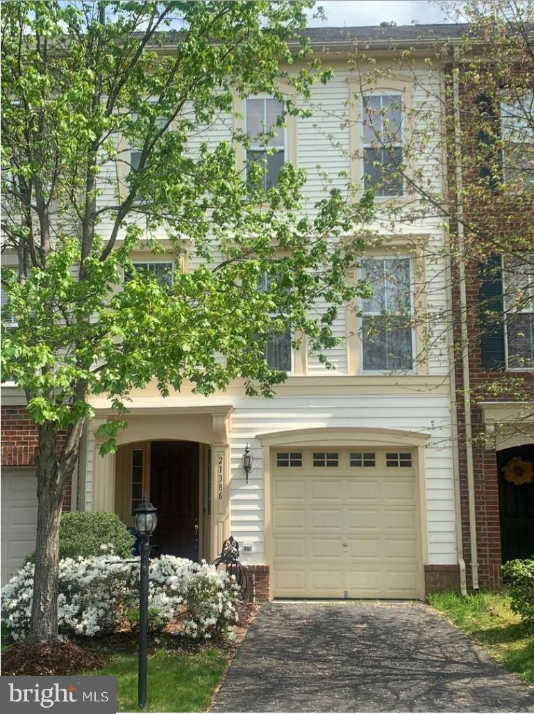 BROADLANDS - Residential Lease