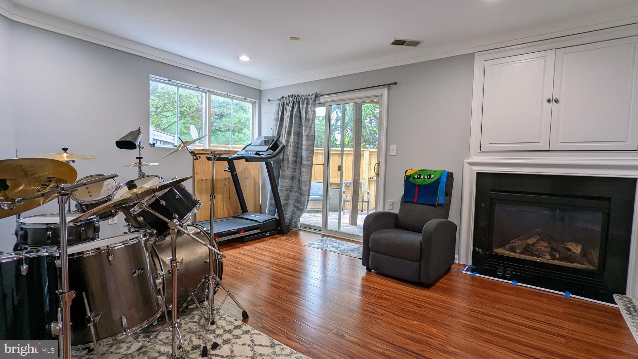 BROADLANDS - Residential Lease