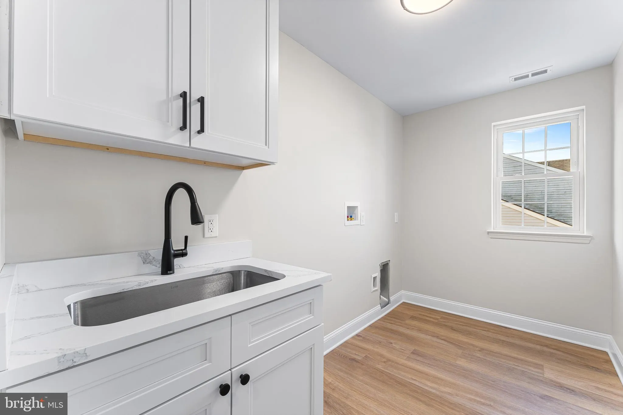 Cherry Hill, New Jersey 08002, United States, 4 Bedrooms Bedrooms, ,3 BathroomsBathrooms,Residential,Active,121987