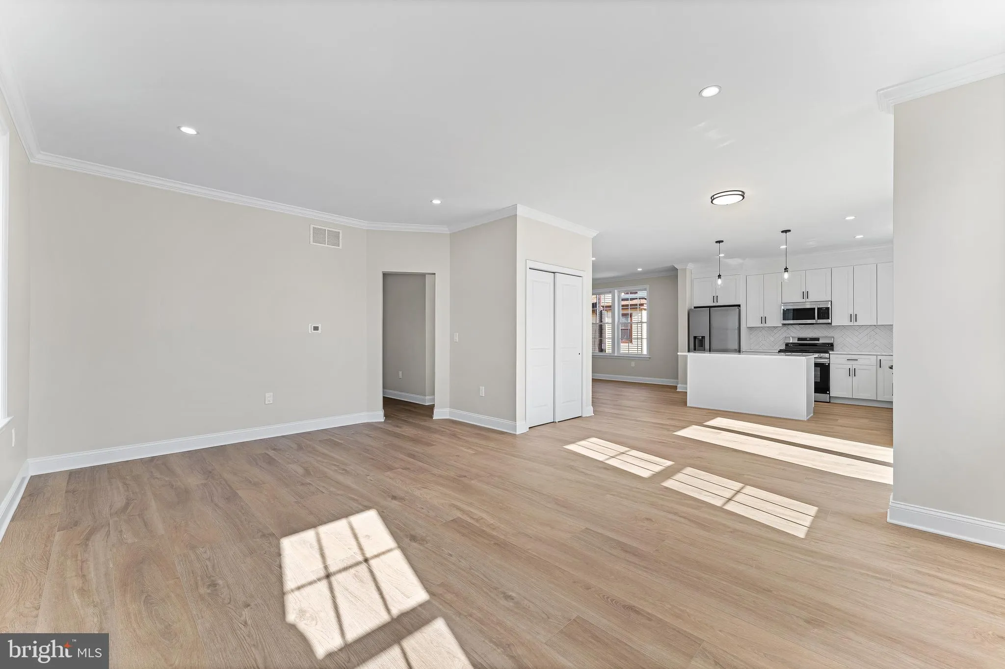 Cherry Hill, New Jersey 08002, United States, 4 Bedrooms Bedrooms, ,3 BathroomsBathrooms,Residential,Active,121987