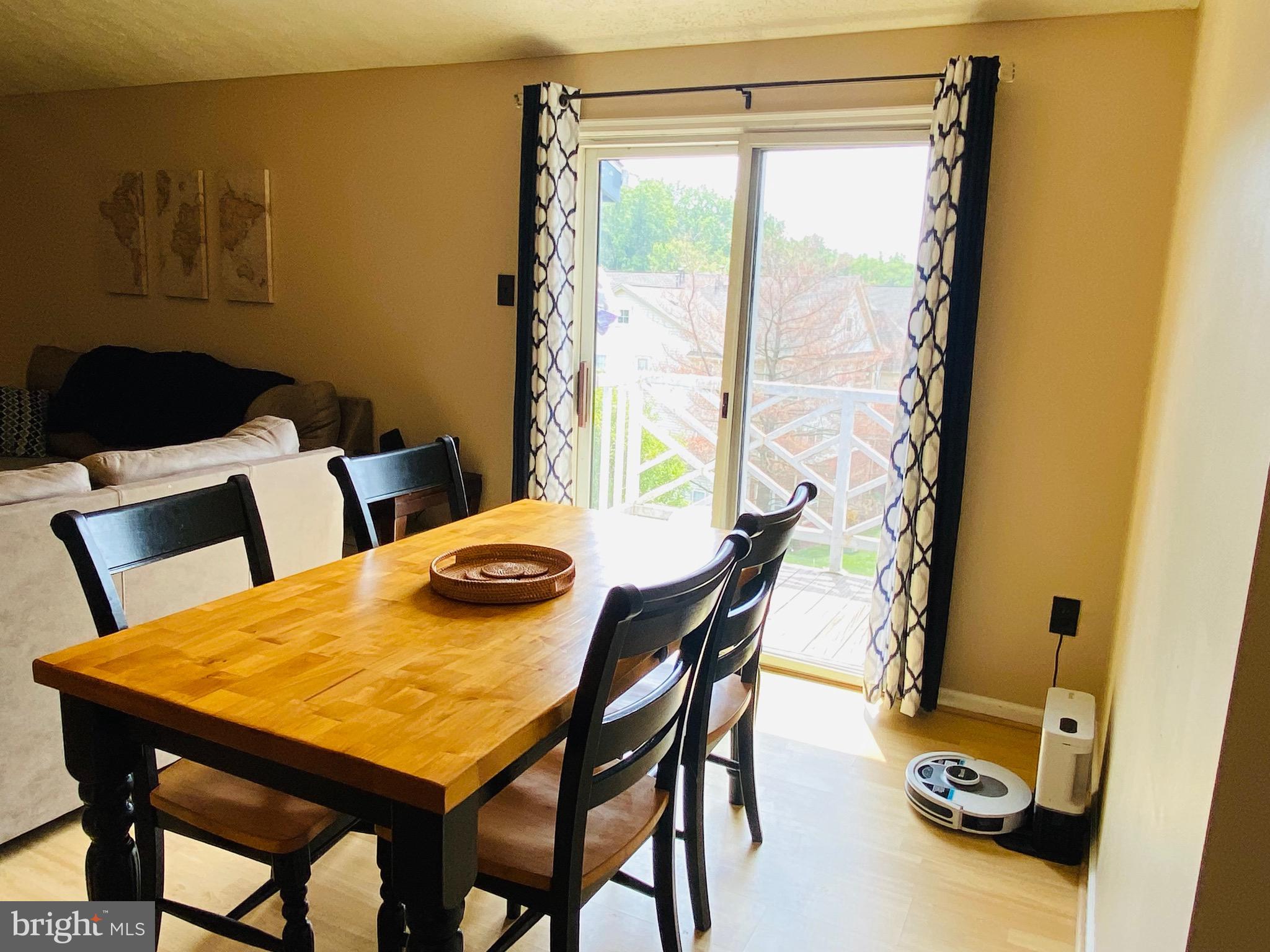 LAUREL WOODS - Residential