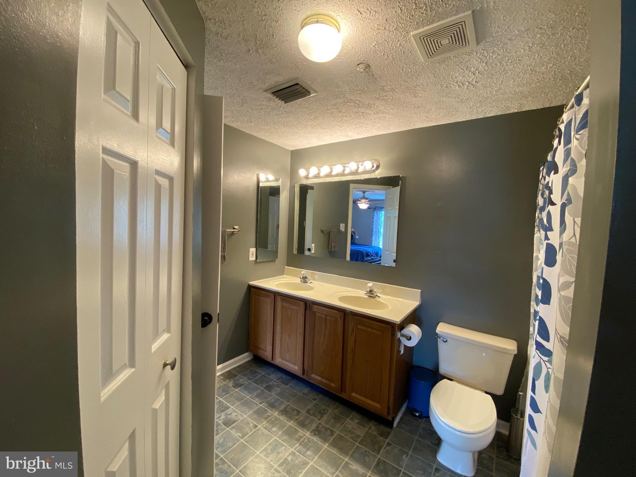 LAUREL WOODS - Residential