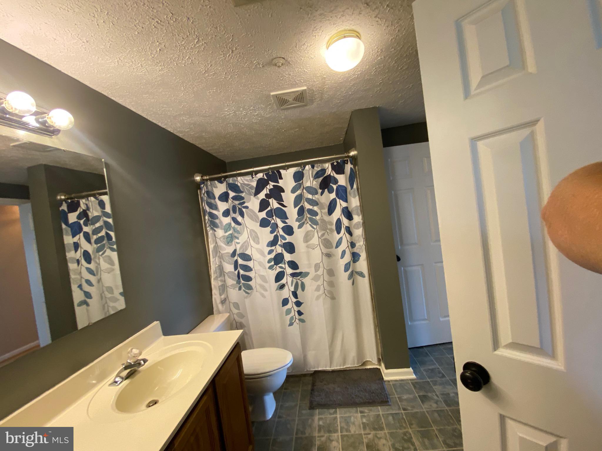 LAUREL WOODS - Residential