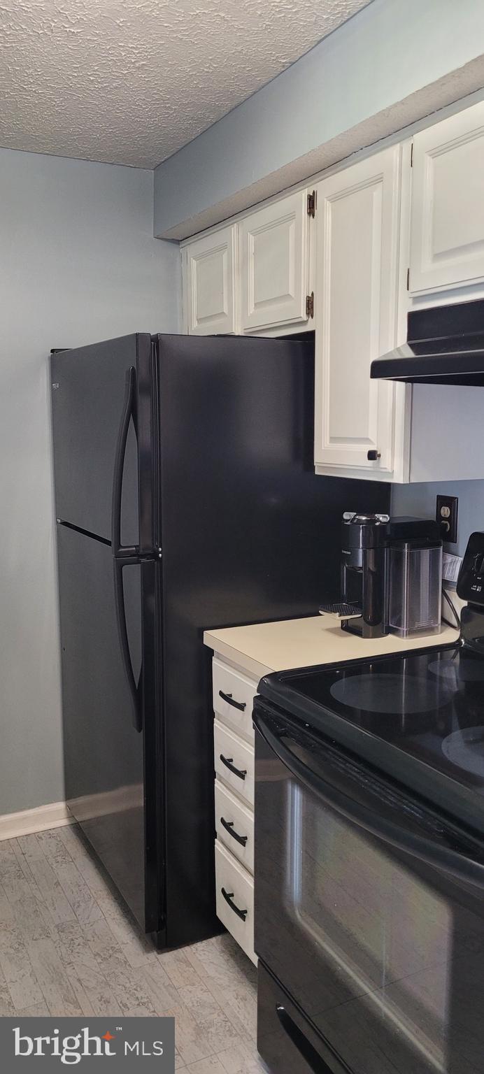 LAUREL WOODS - Residential