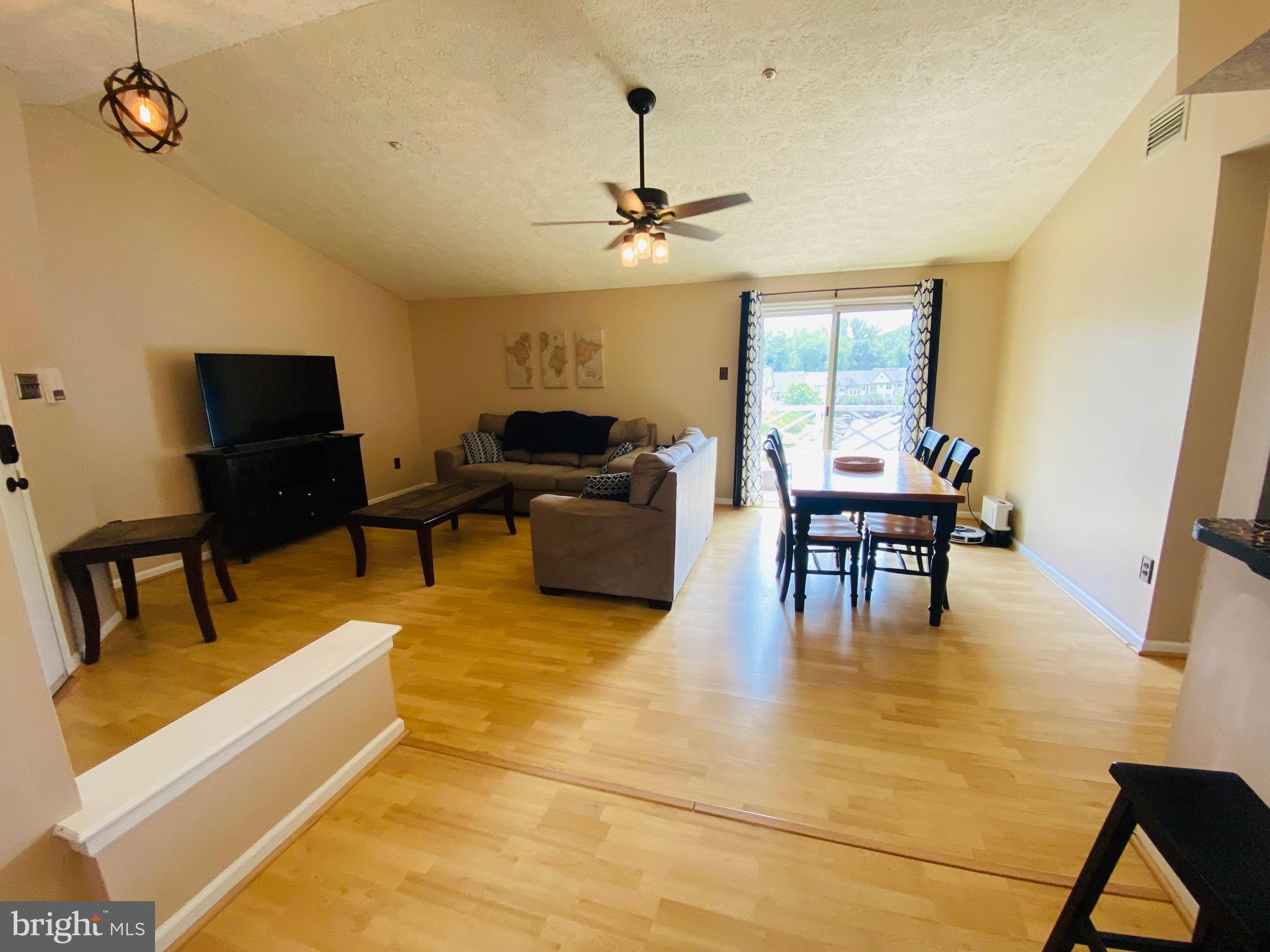 LAUREL WOODS - Residential