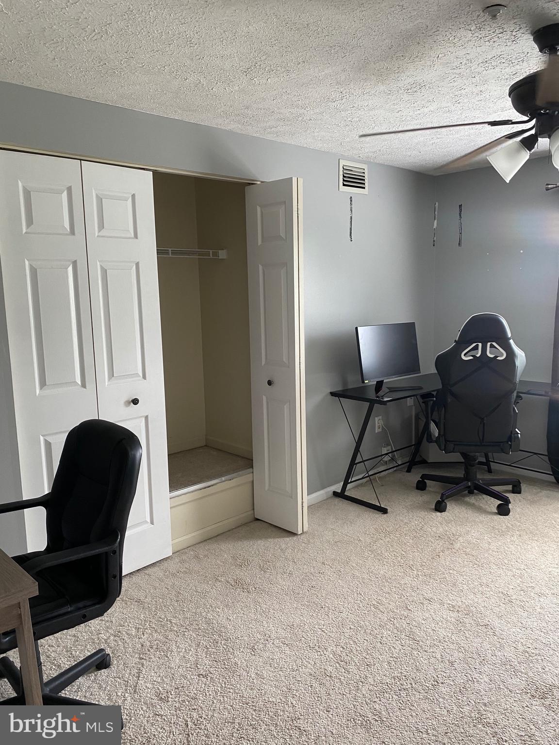 LAUREL WOODS - Residential