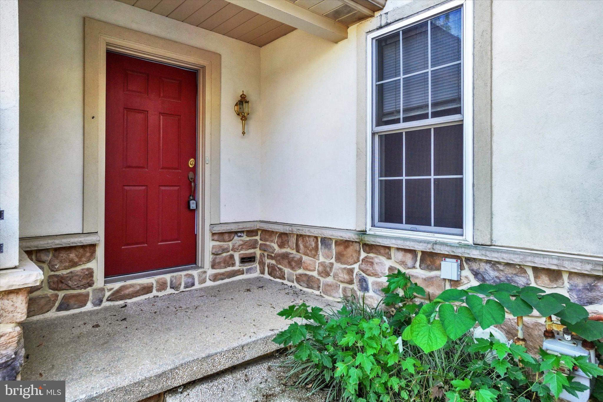 129 CREEKGATE COURT