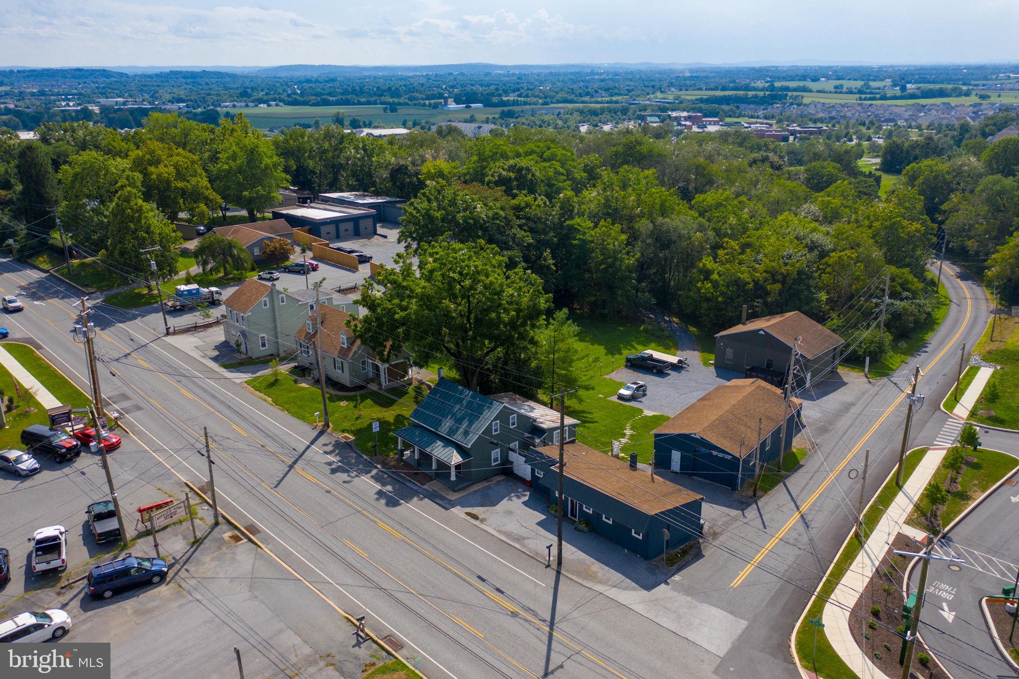 WARWICK - Commercial Sale