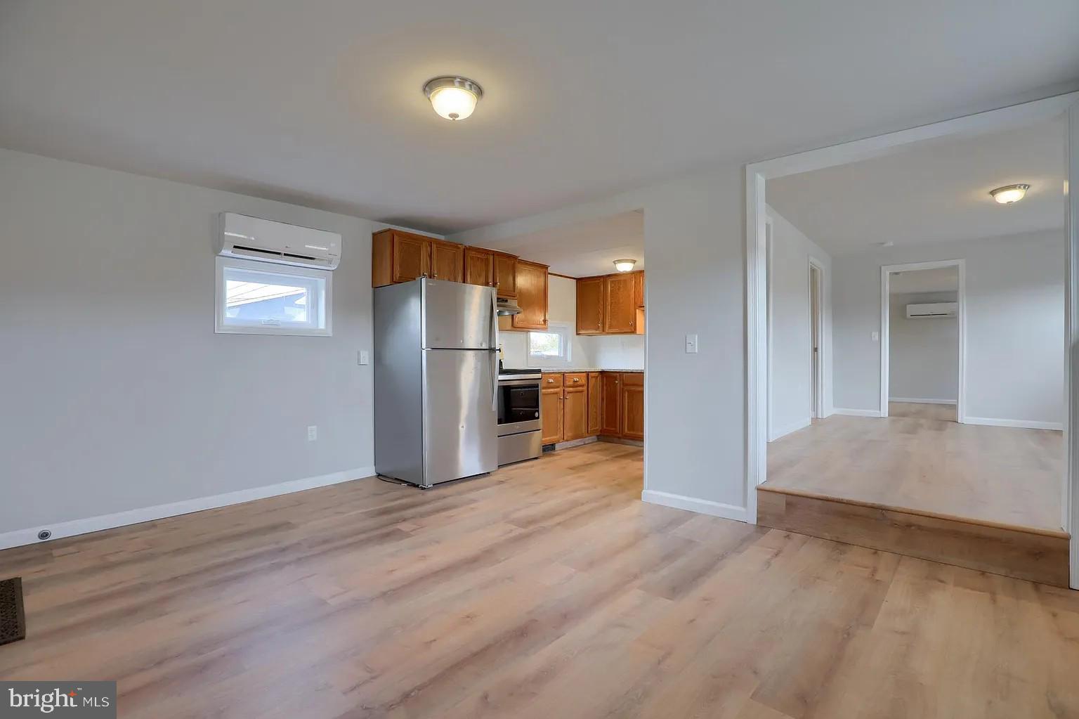 WARWICK - Commercial Sale