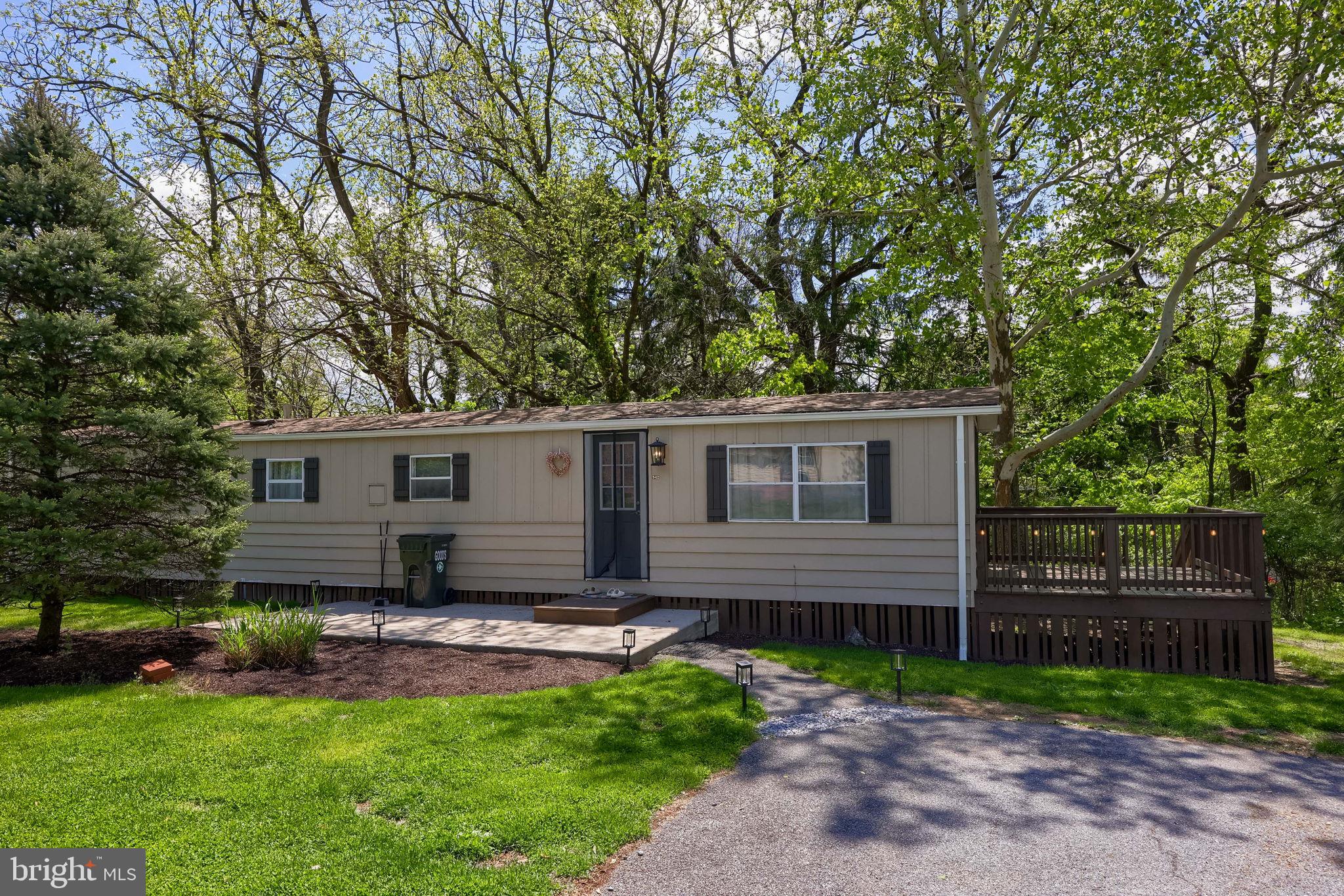 WARWICK - Commercial Sale
