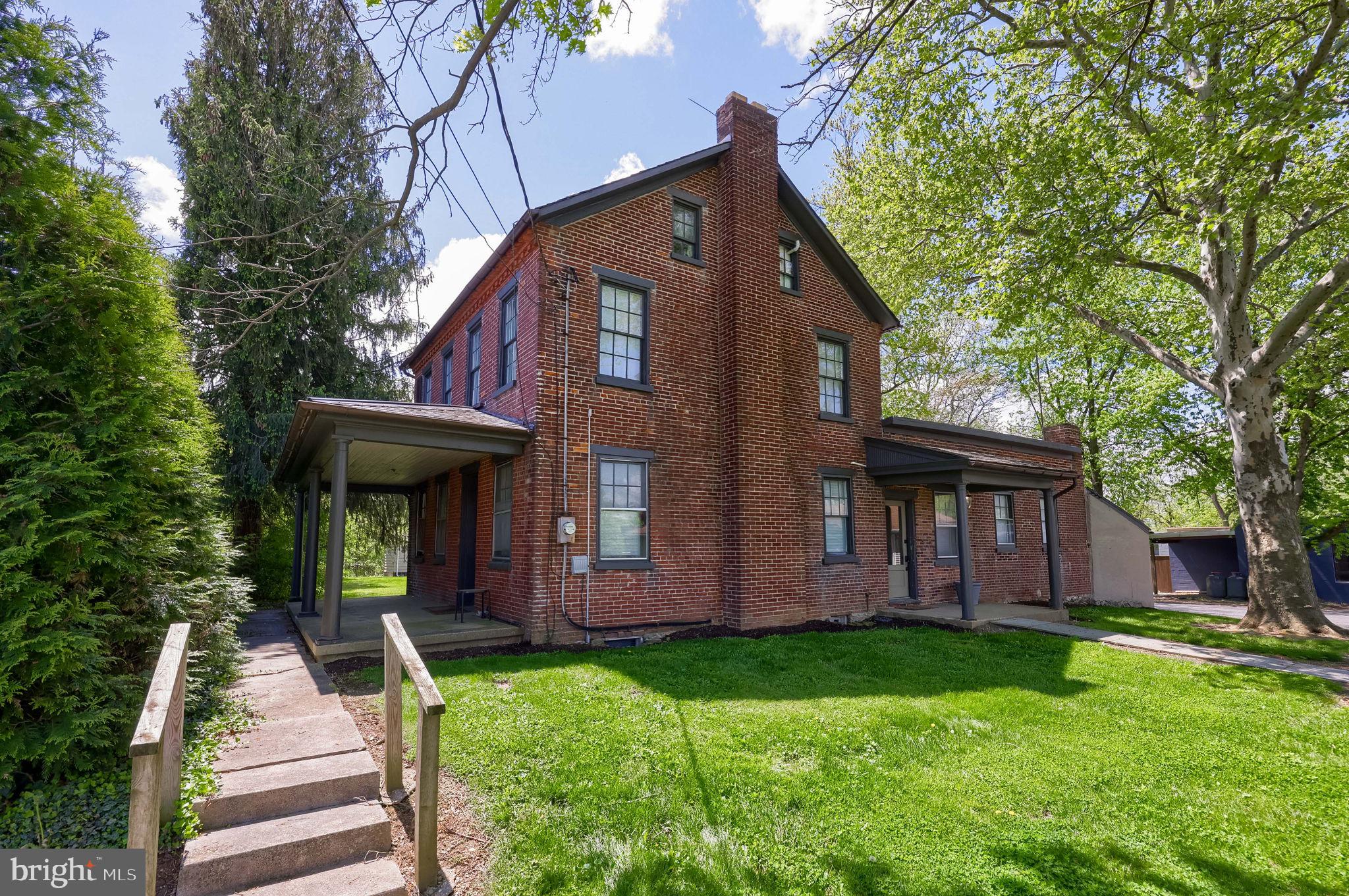 WARWICK - Commercial Sale