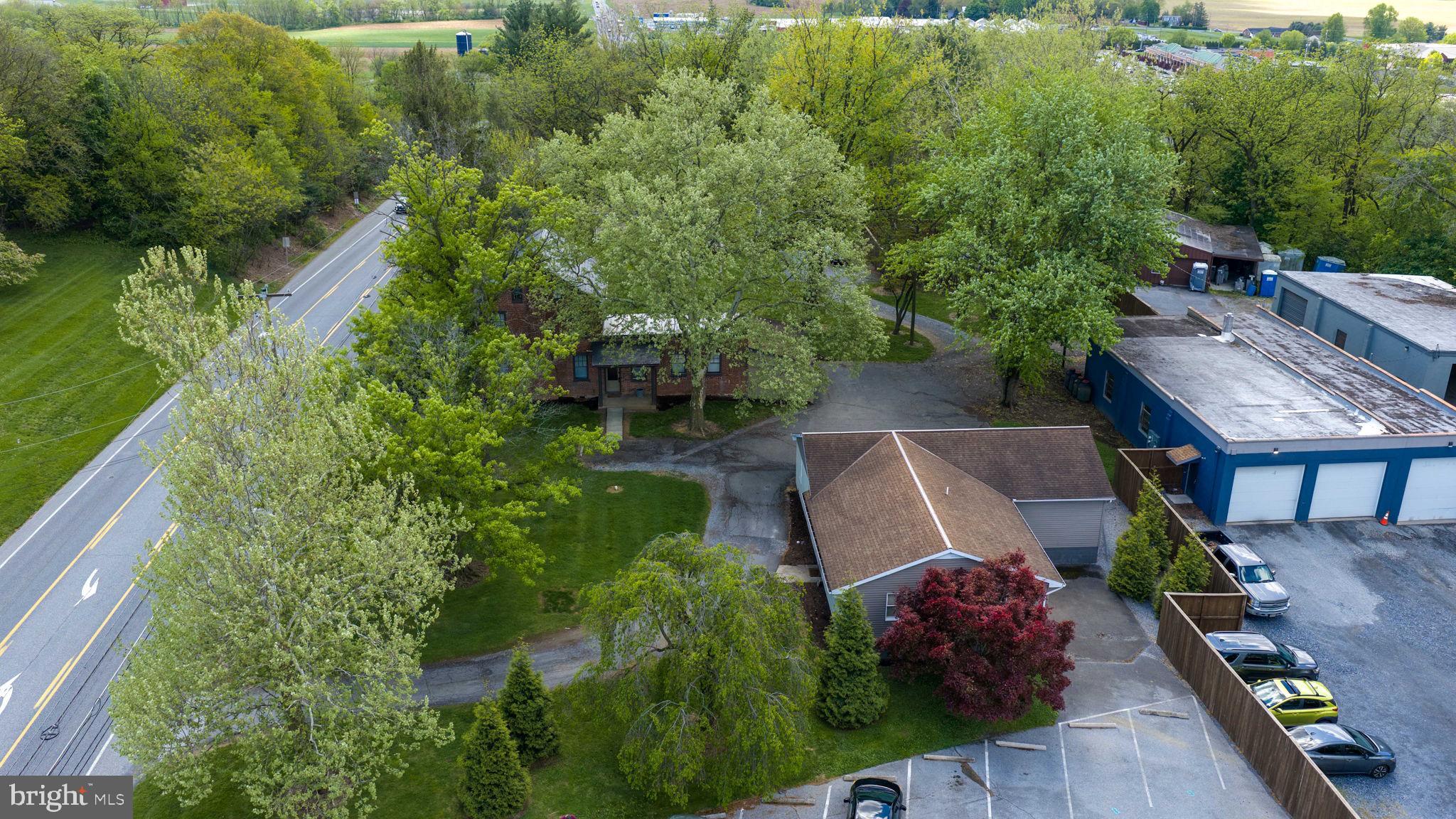 WARWICK - Commercial Sale
