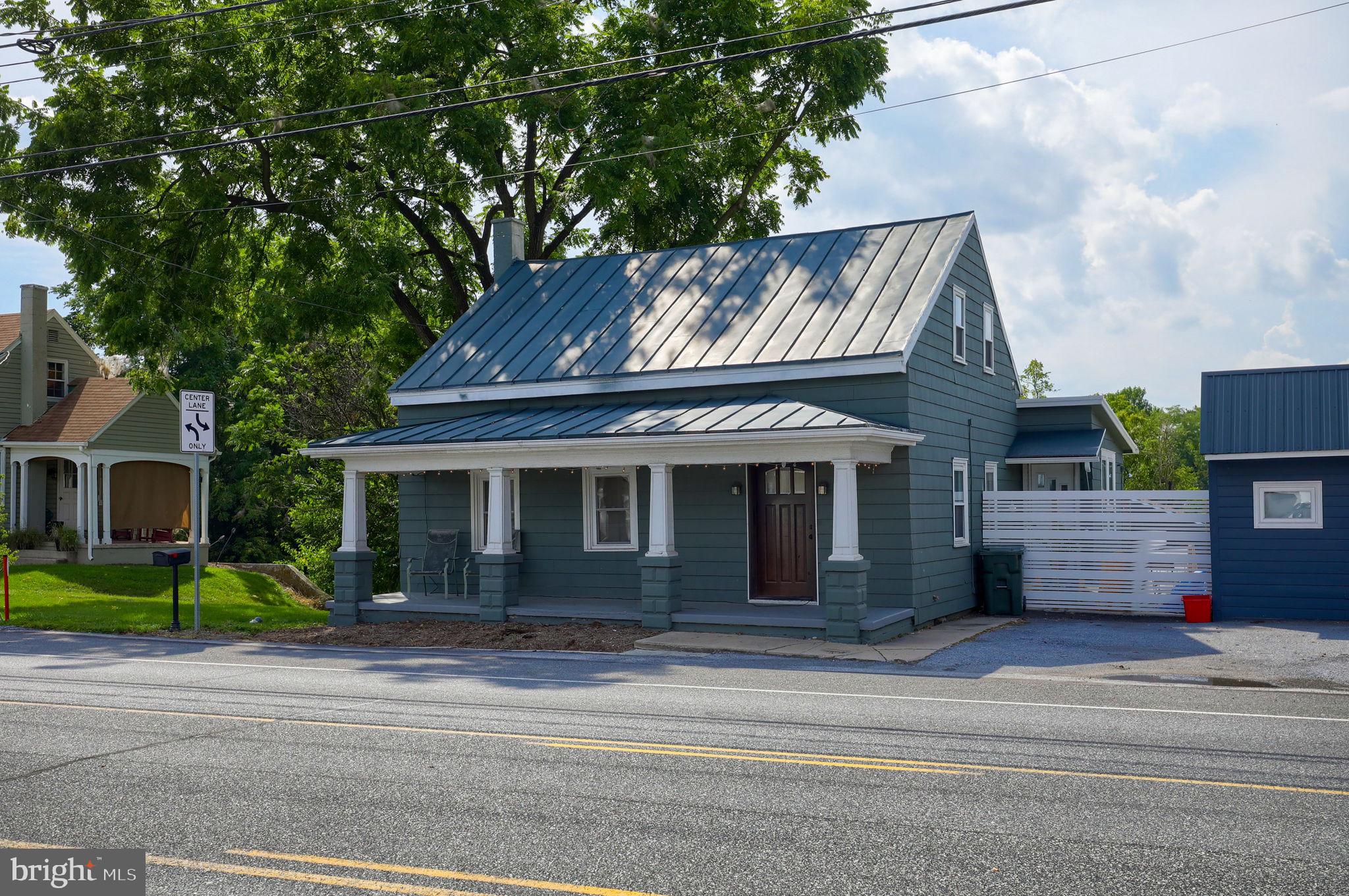 WARWICK - Commercial Sale
