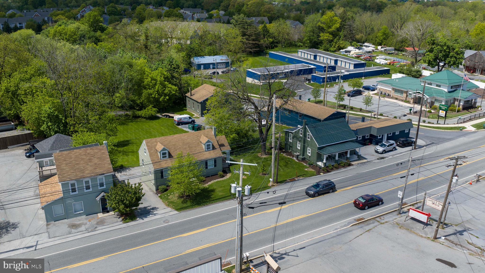 WARWICK - Commercial Sale