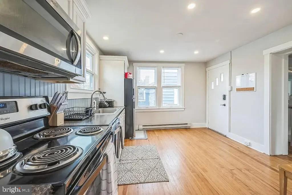WARWICK - Commercial Sale