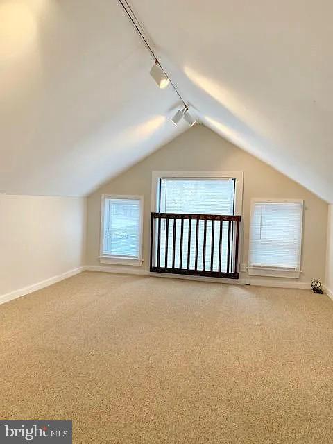 WARWICK - Commercial Sale