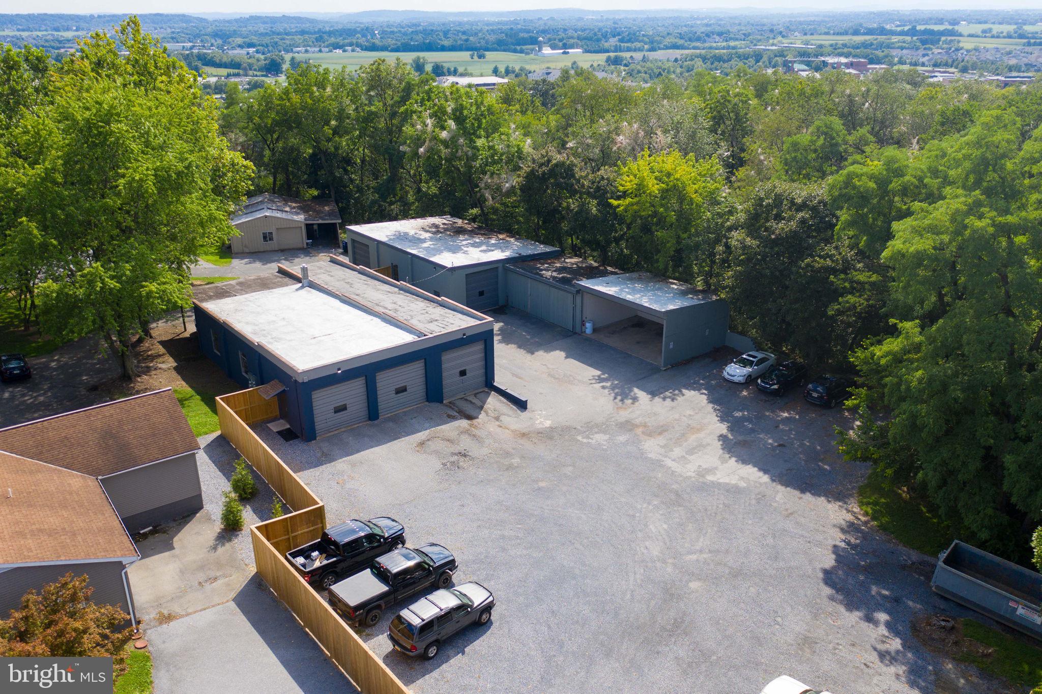 WARWICK - Commercial Sale