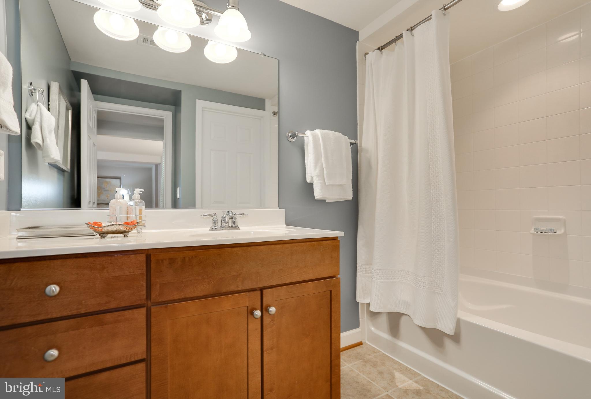 WEST VILLAGE OF SHIRLINGTON - Residential