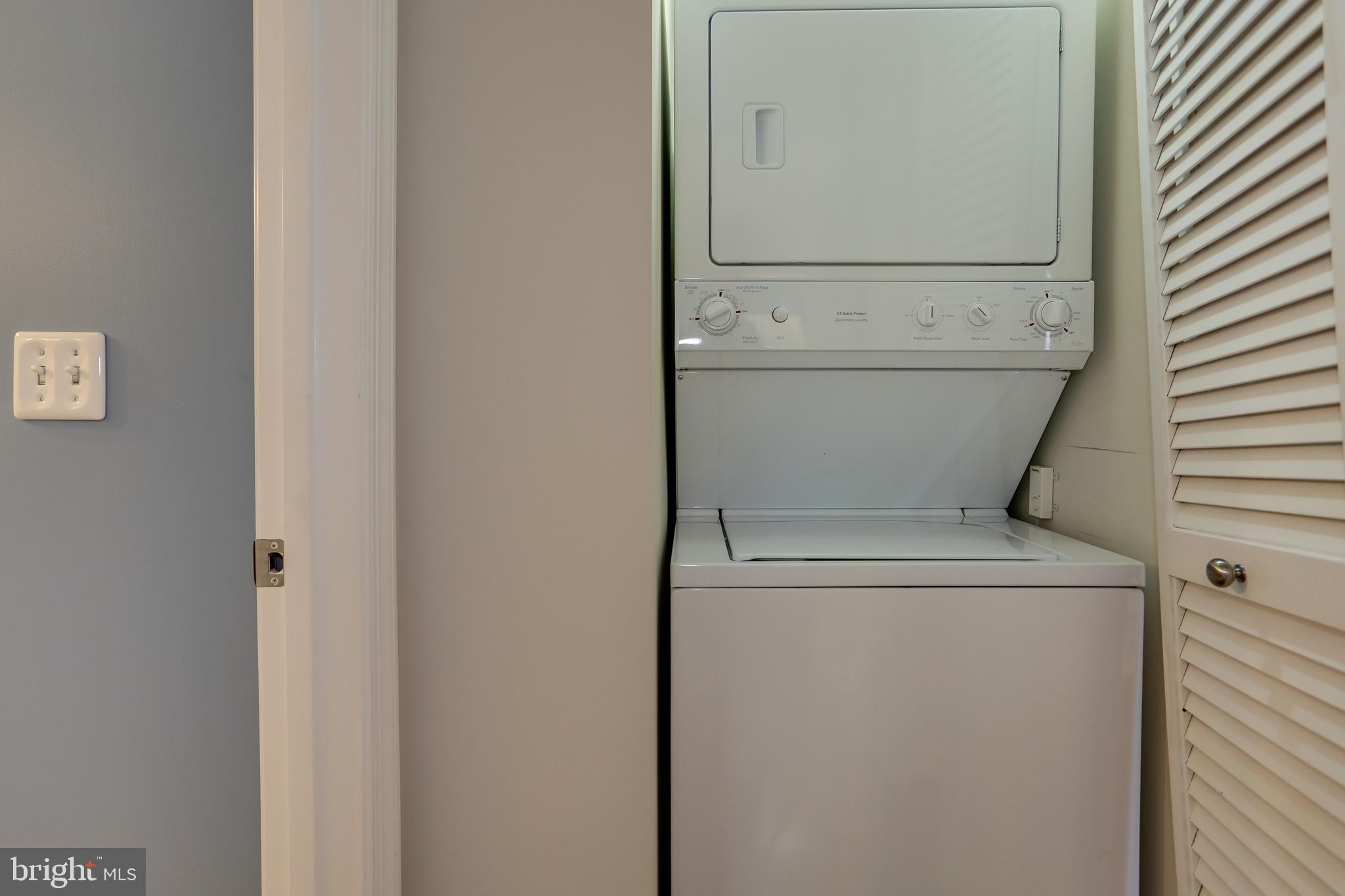 WEST VILLAGE OF SHIRLINGTON - Residential