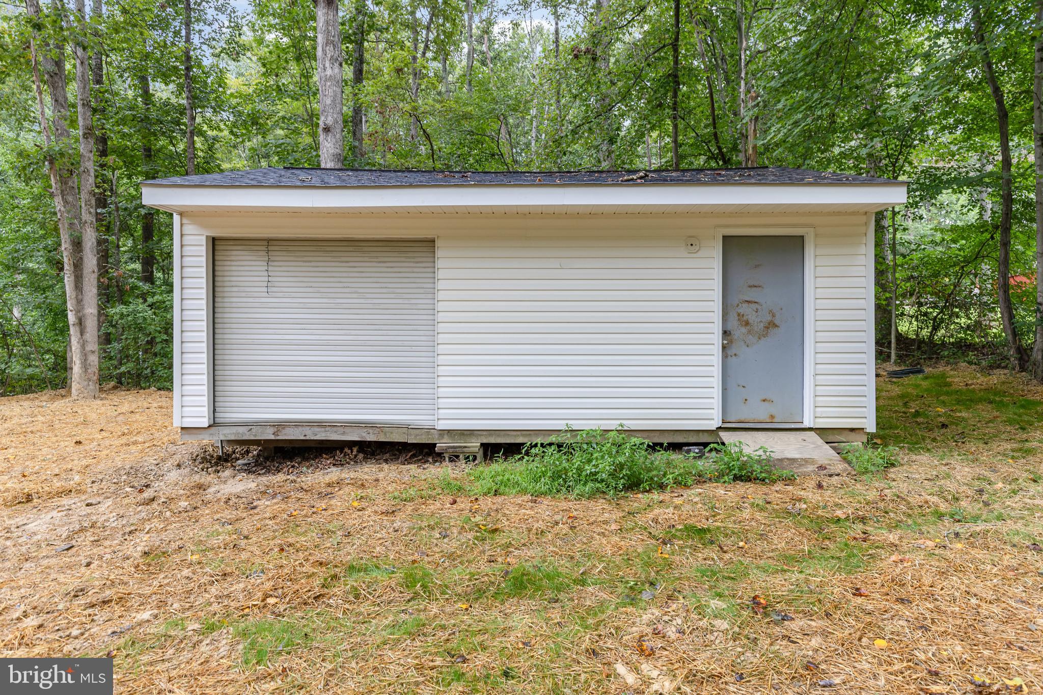 HIDDEN LAKE - Residential