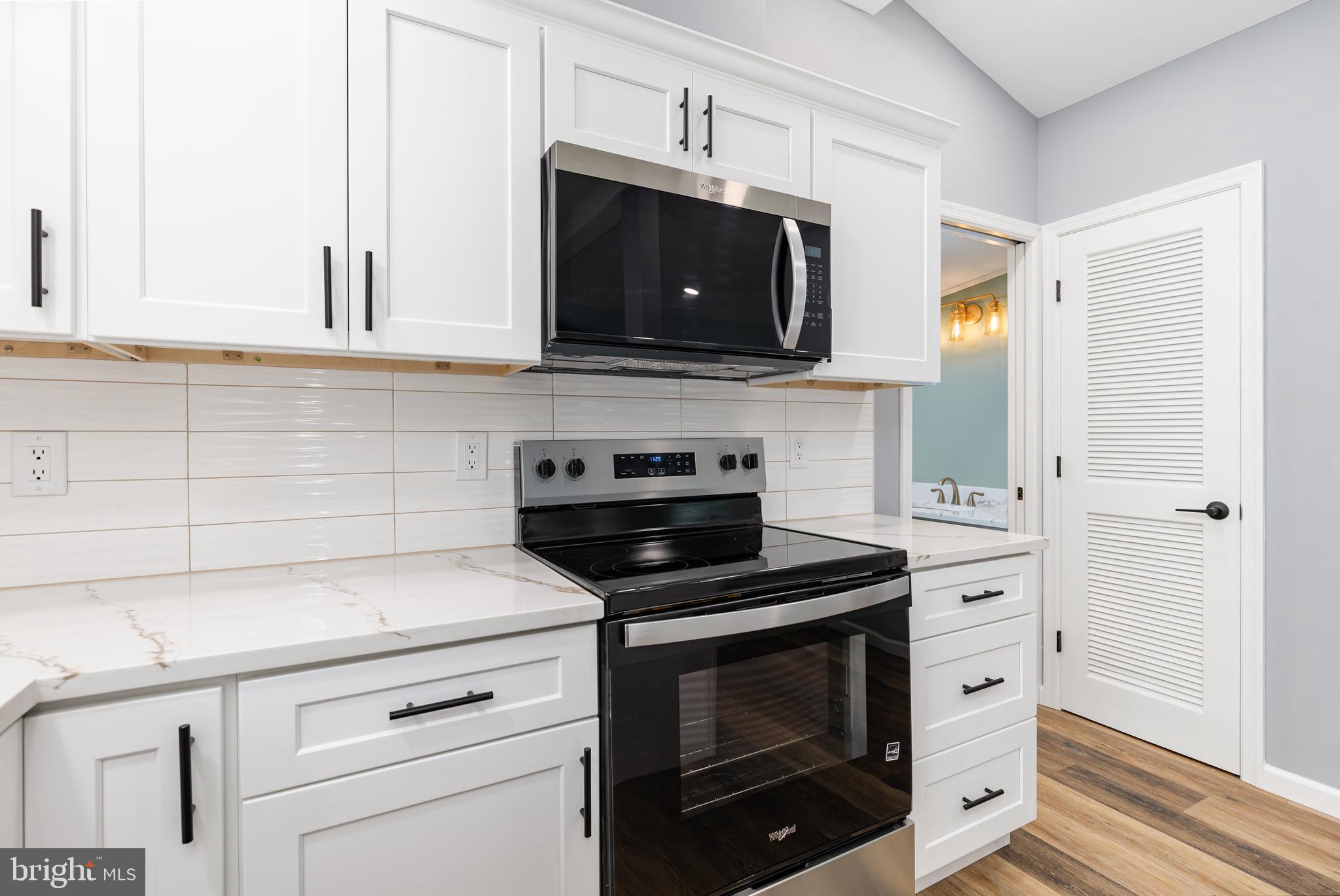 HIDDEN LAKE - Residential