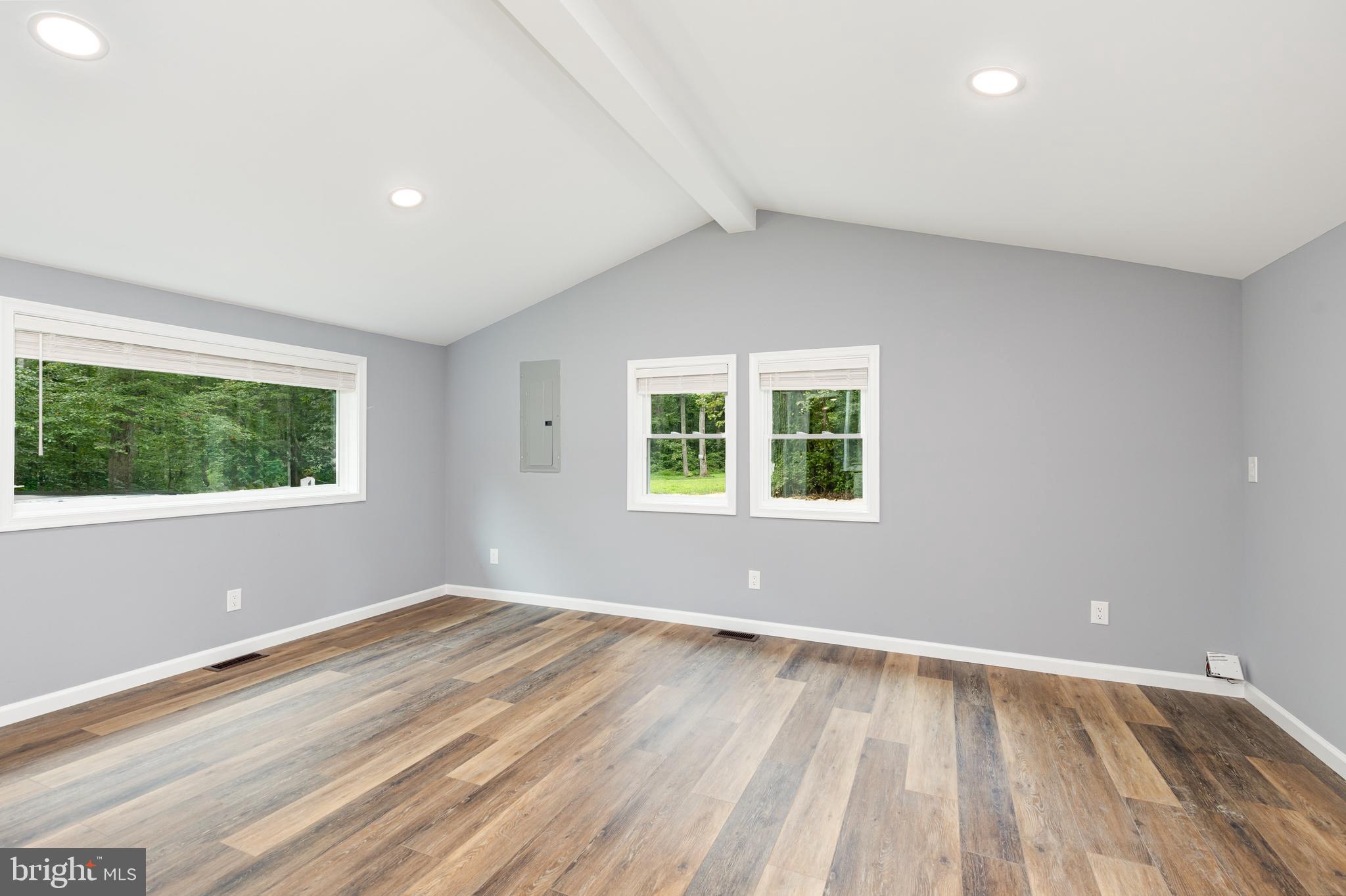 HIDDEN LAKE - Residential