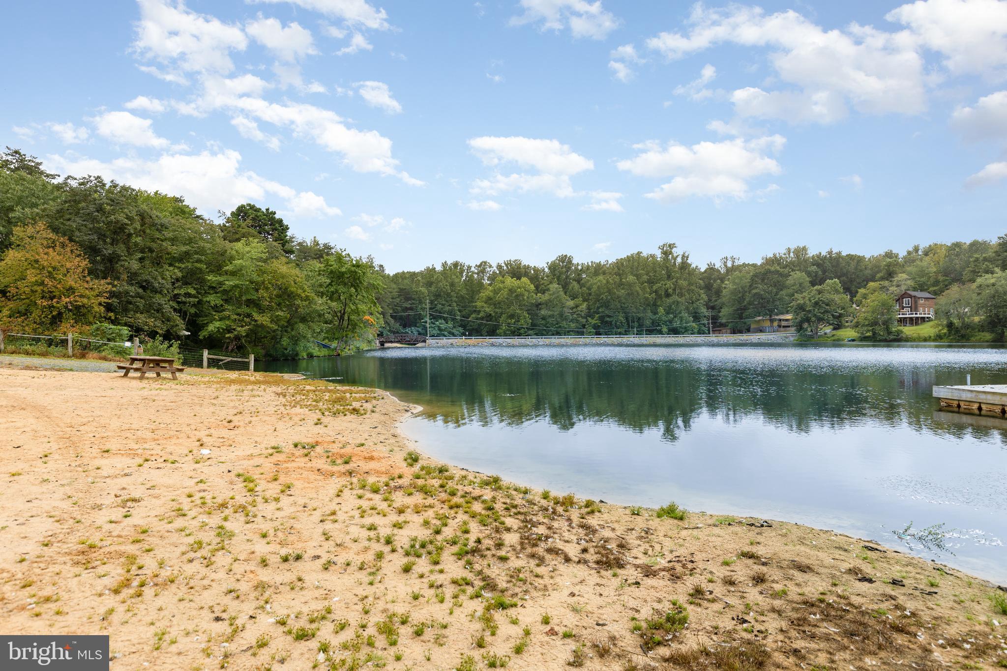 HIDDEN LAKE - Residential
