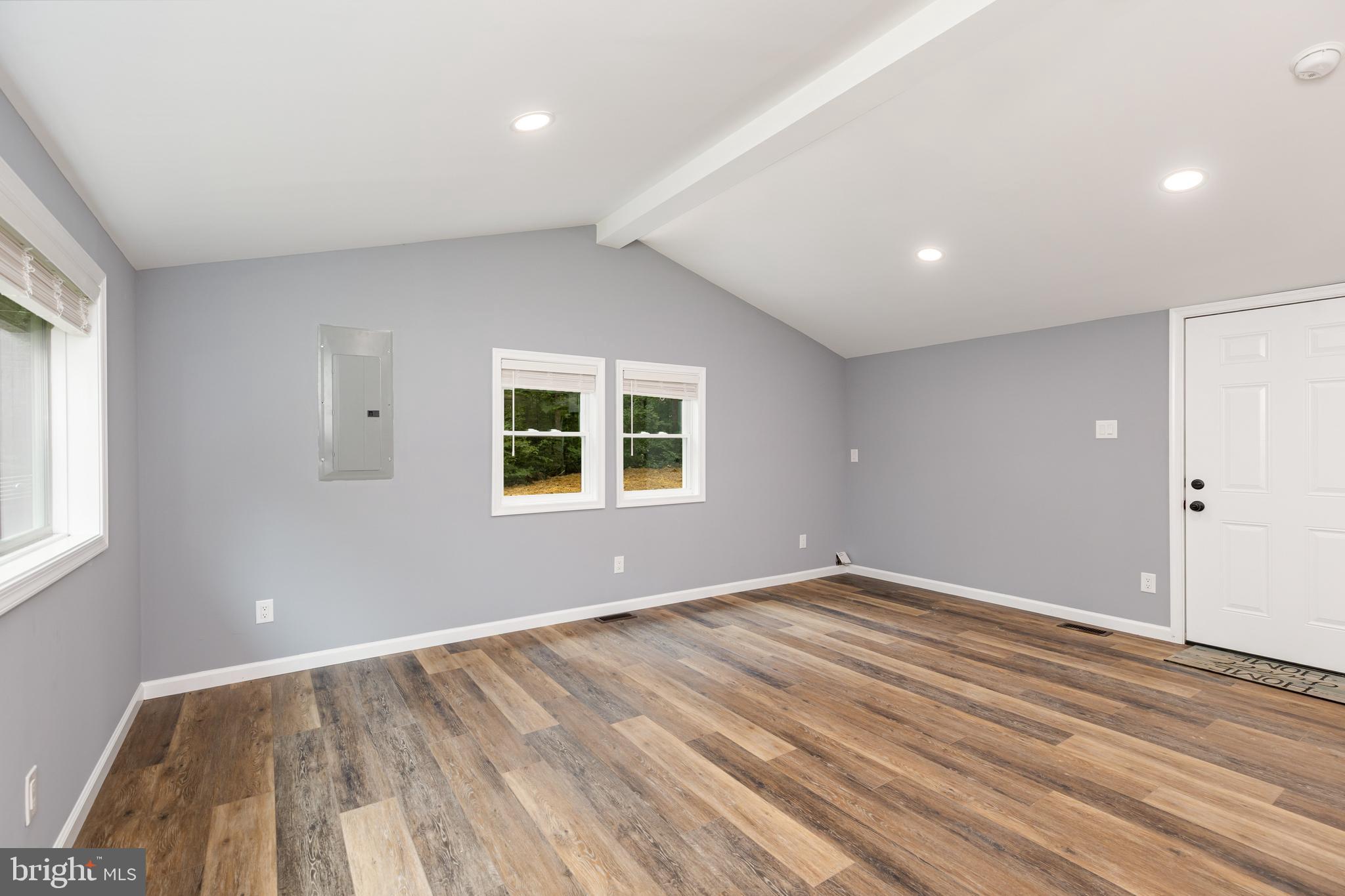 HIDDEN LAKE - Residential