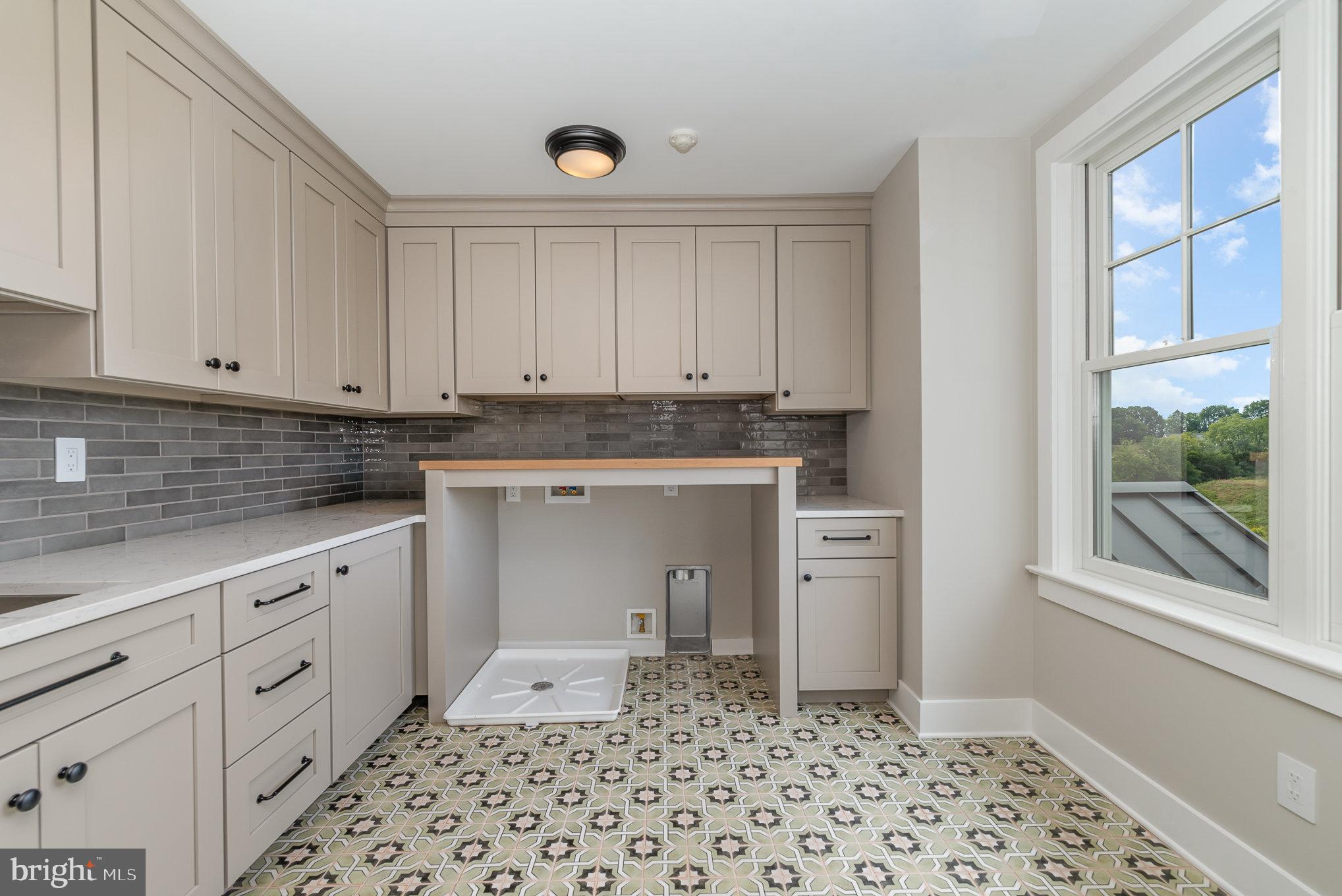 FARM CREST - Residential