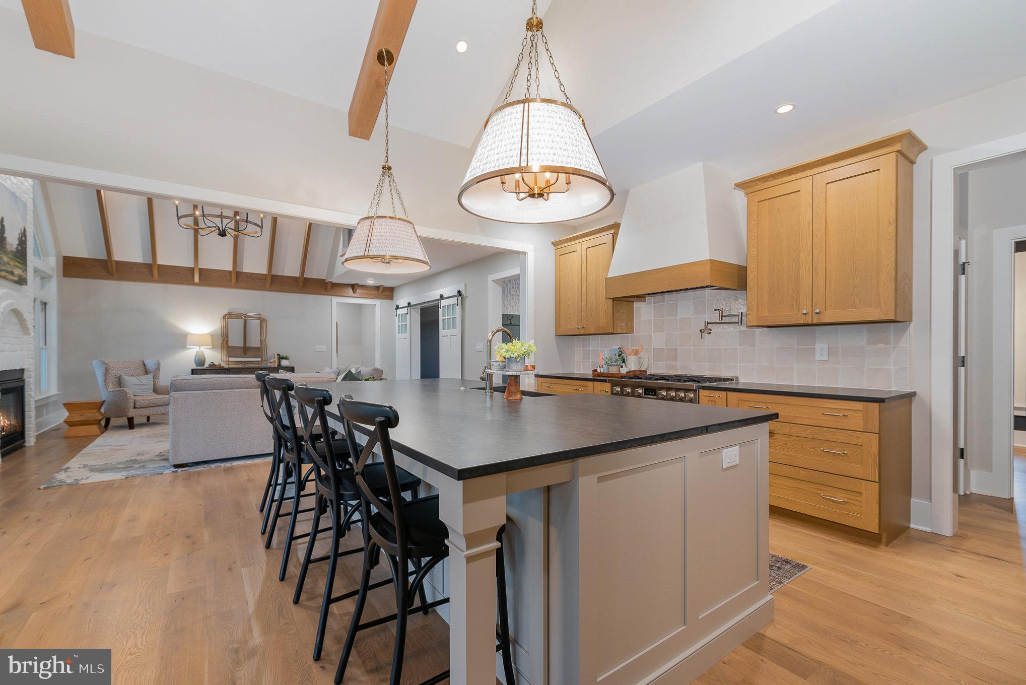 FARM CREST - Residential