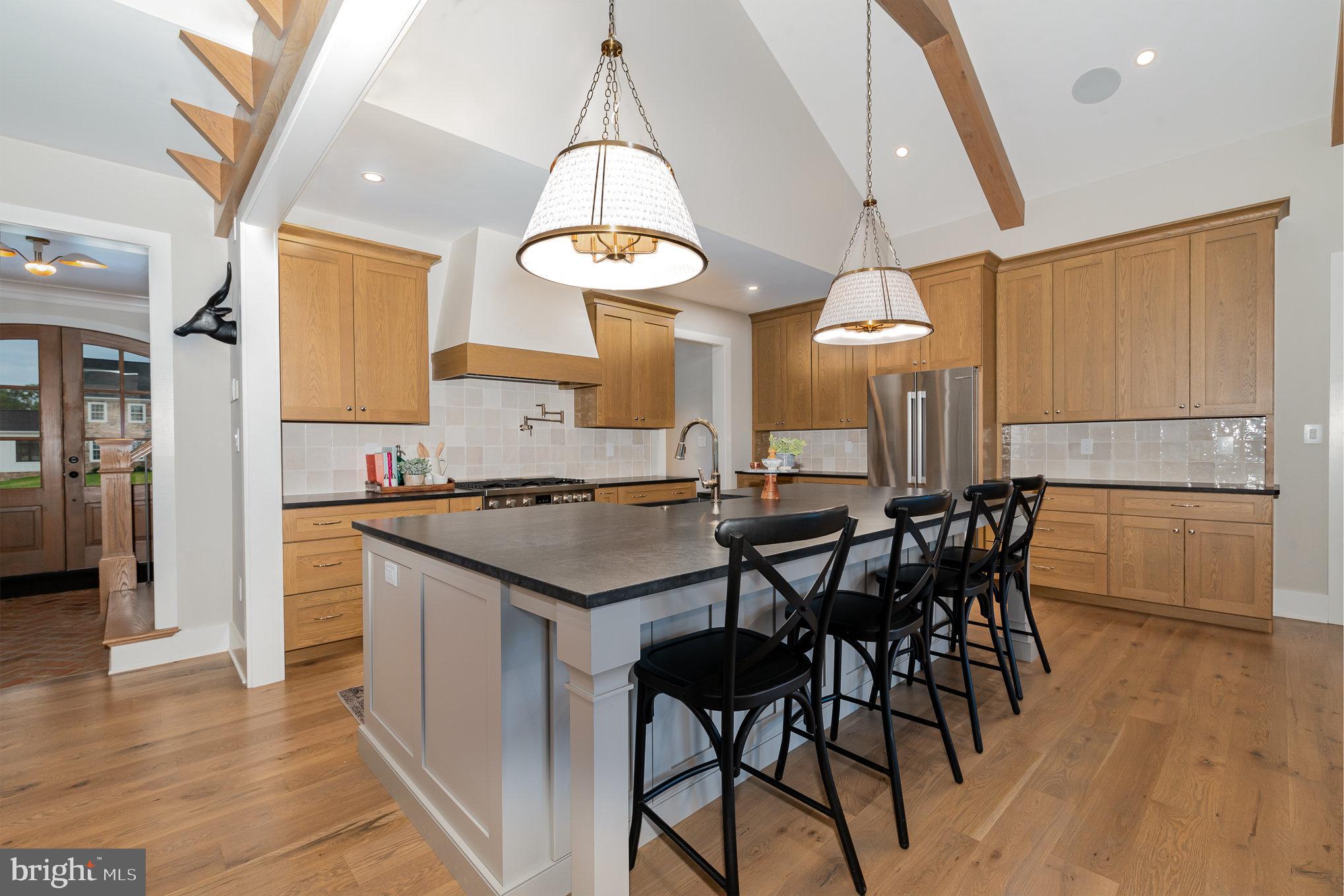 FARM CREST - Residential