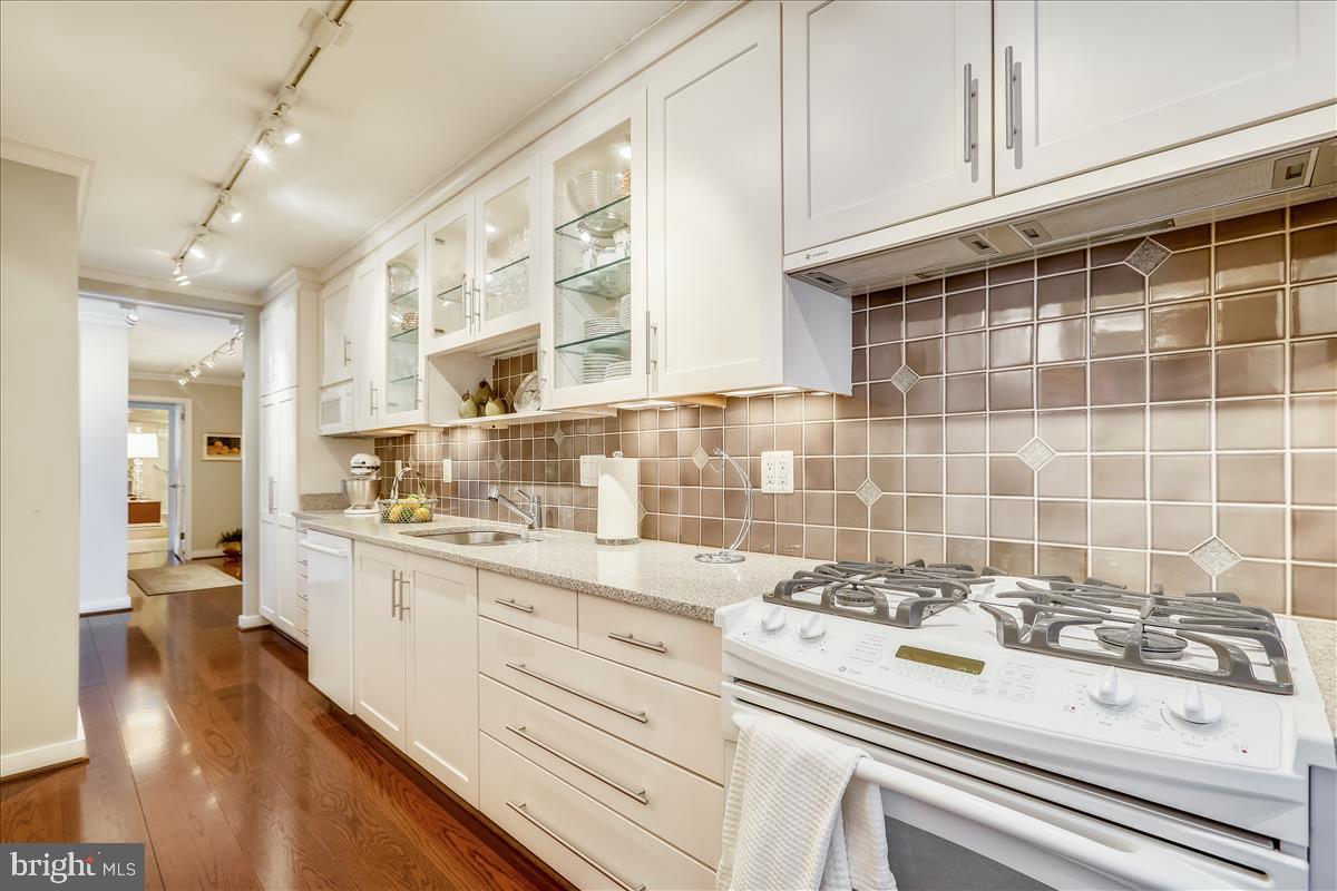 FRIENDSHIP HEIGHTS - Residential