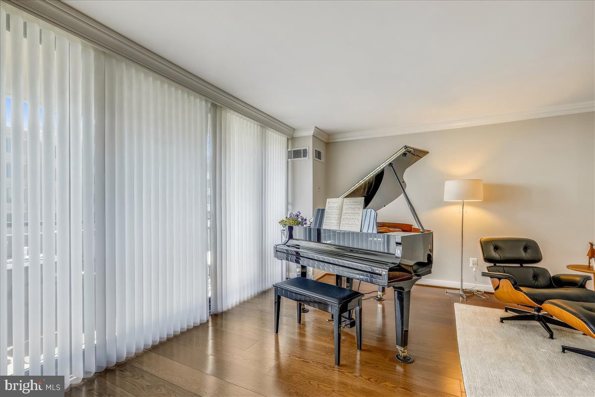 FRIENDSHIP HEIGHTS - Residential