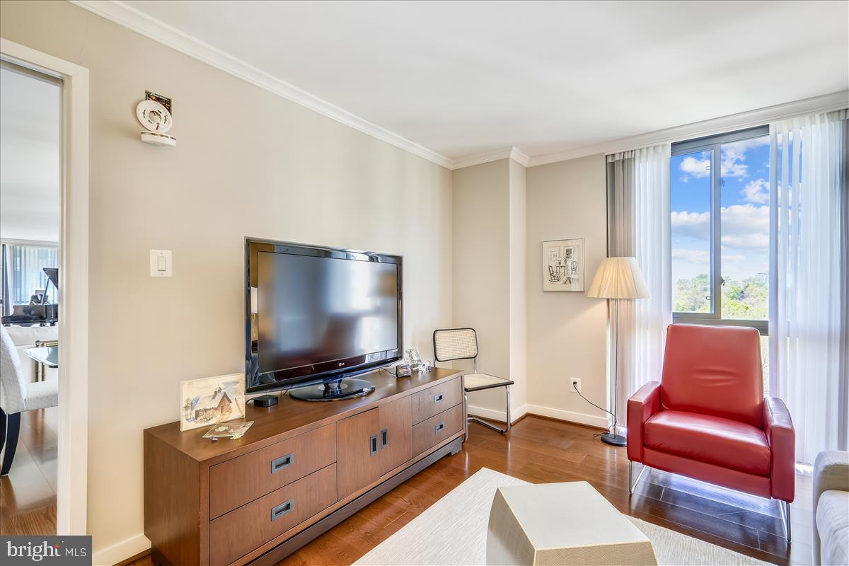 FRIENDSHIP HEIGHTS - Residential