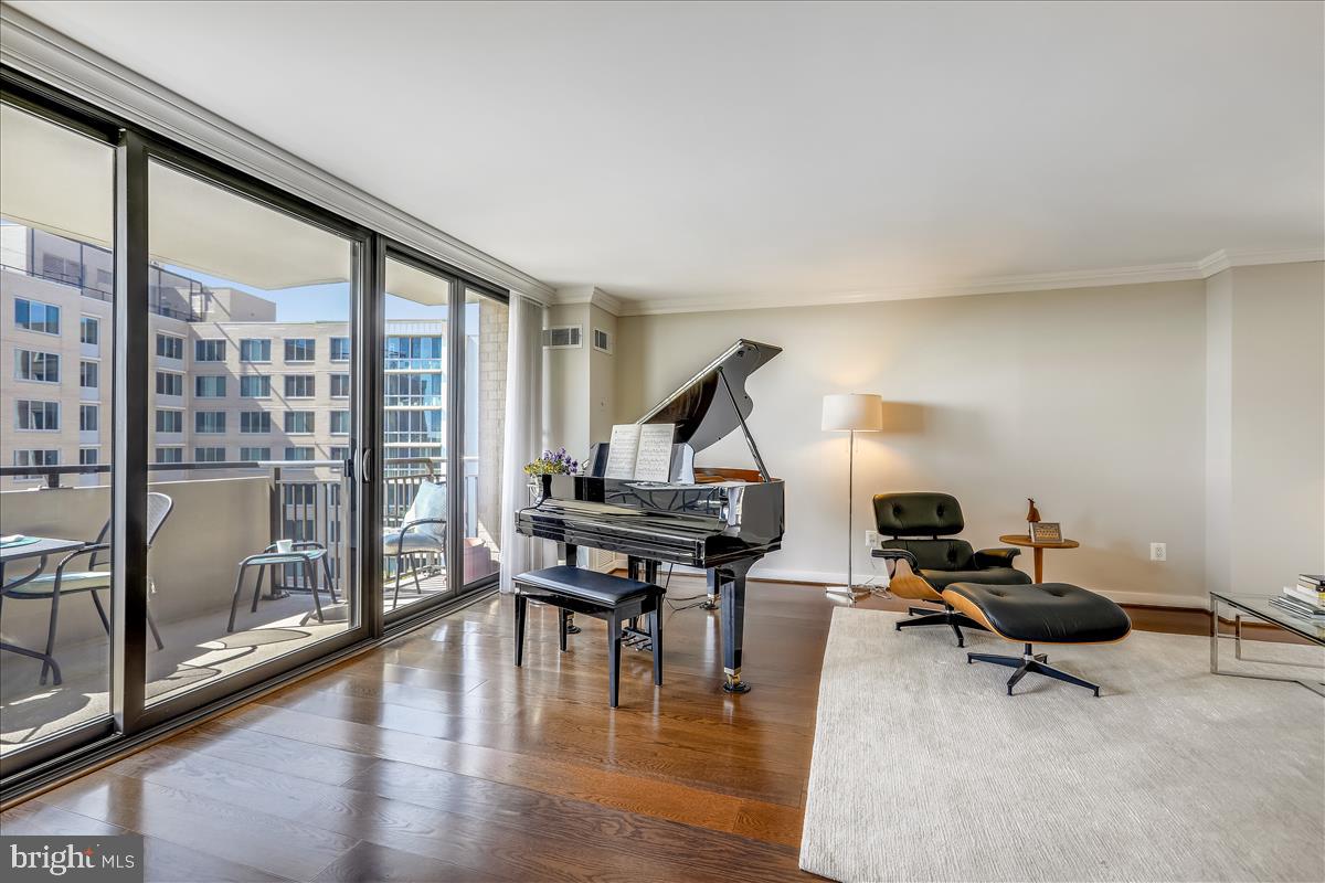 FRIENDSHIP HEIGHTS - Residential