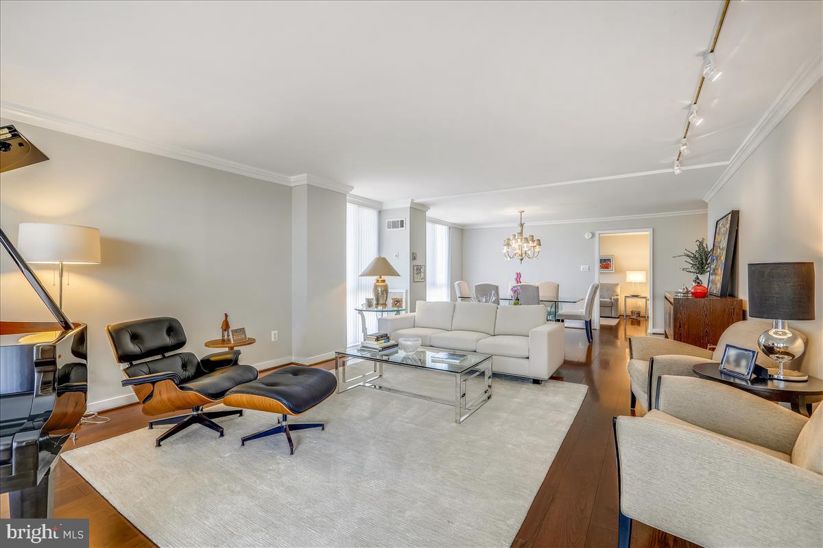 FRIENDSHIP HEIGHTS - Residential