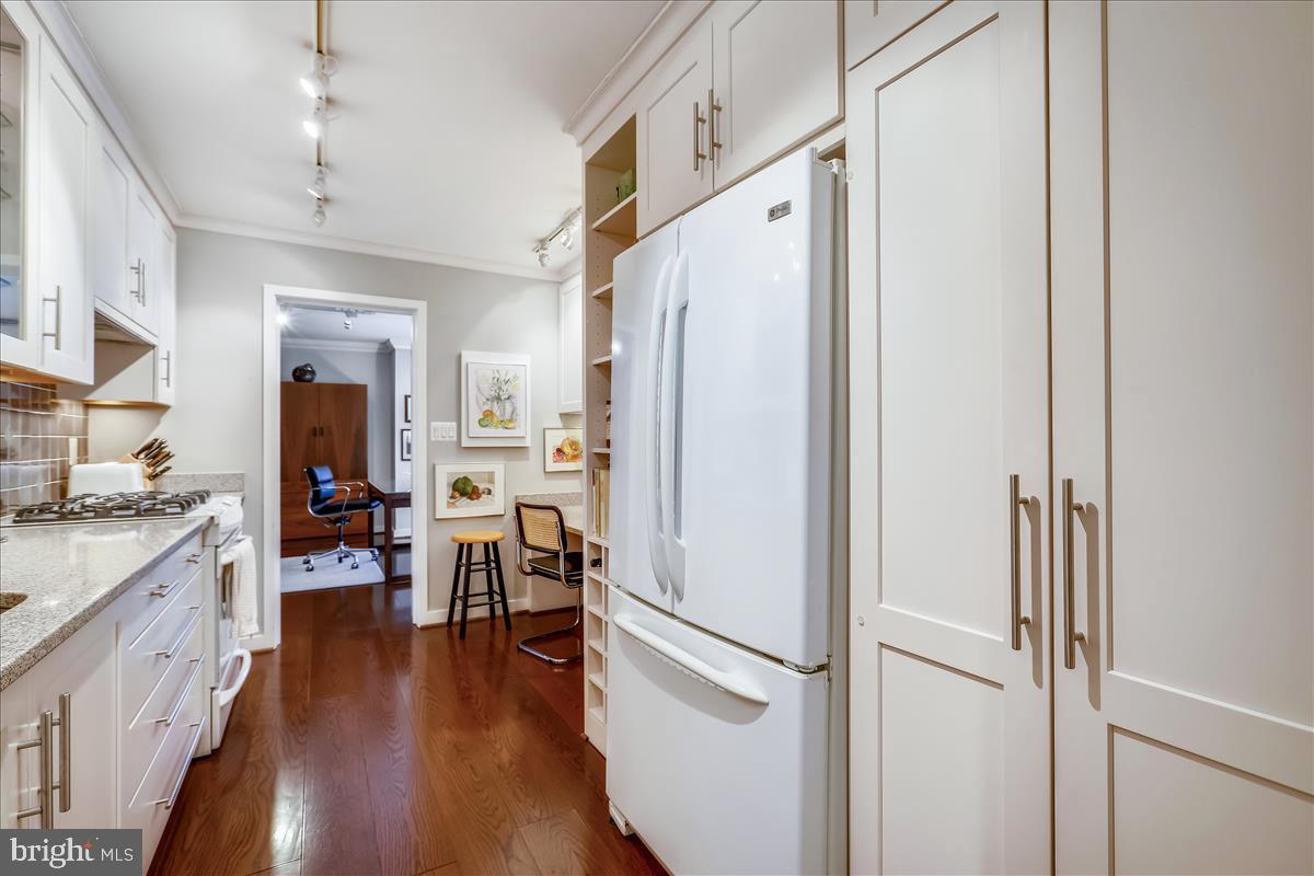 FRIENDSHIP HEIGHTS - Residential