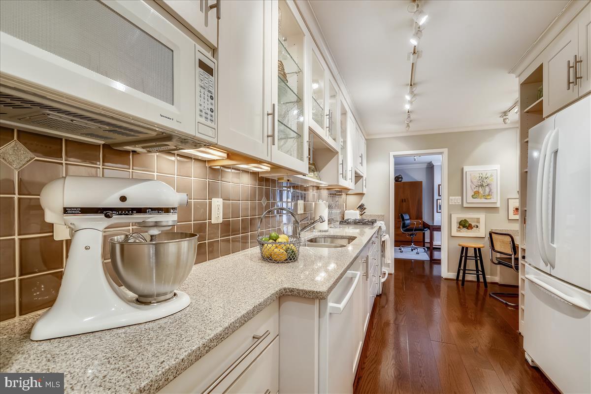 FRIENDSHIP HEIGHTS - Residential