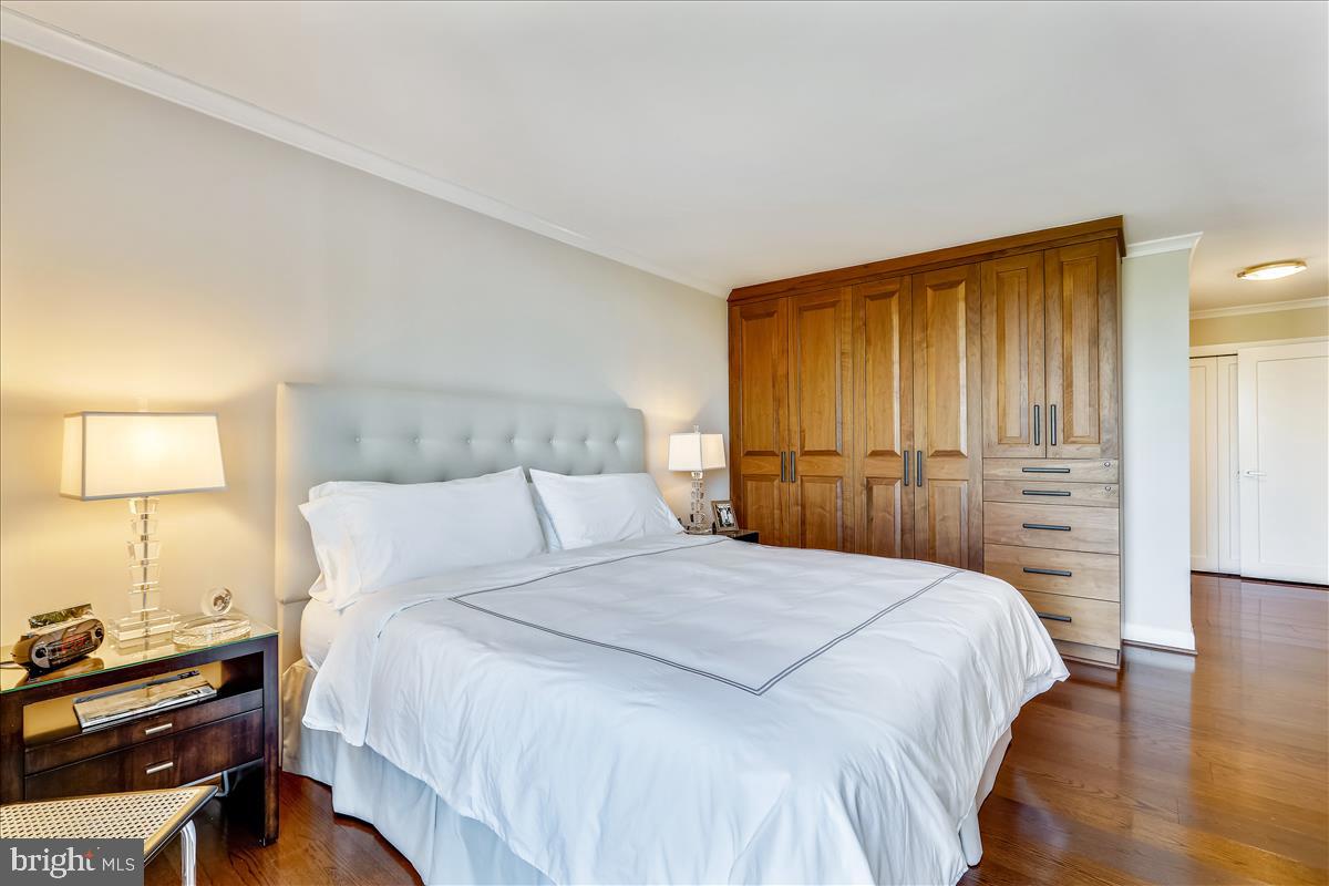 FRIENDSHIP HEIGHTS - Residential