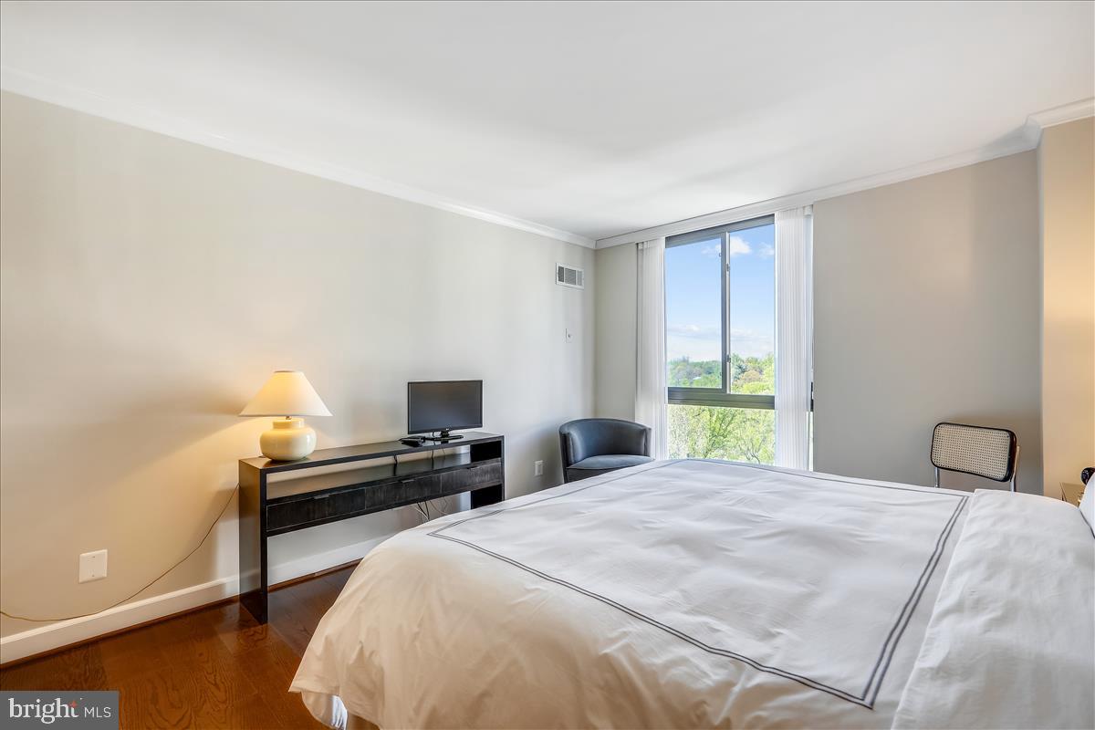 FRIENDSHIP HEIGHTS - Residential