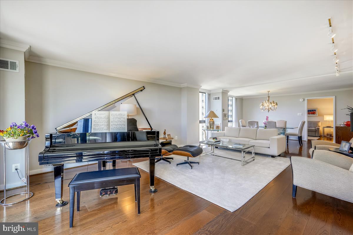 FRIENDSHIP HEIGHTS - Residential