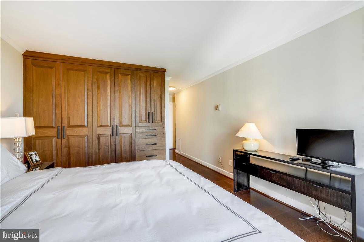 FRIENDSHIP HEIGHTS - Residential